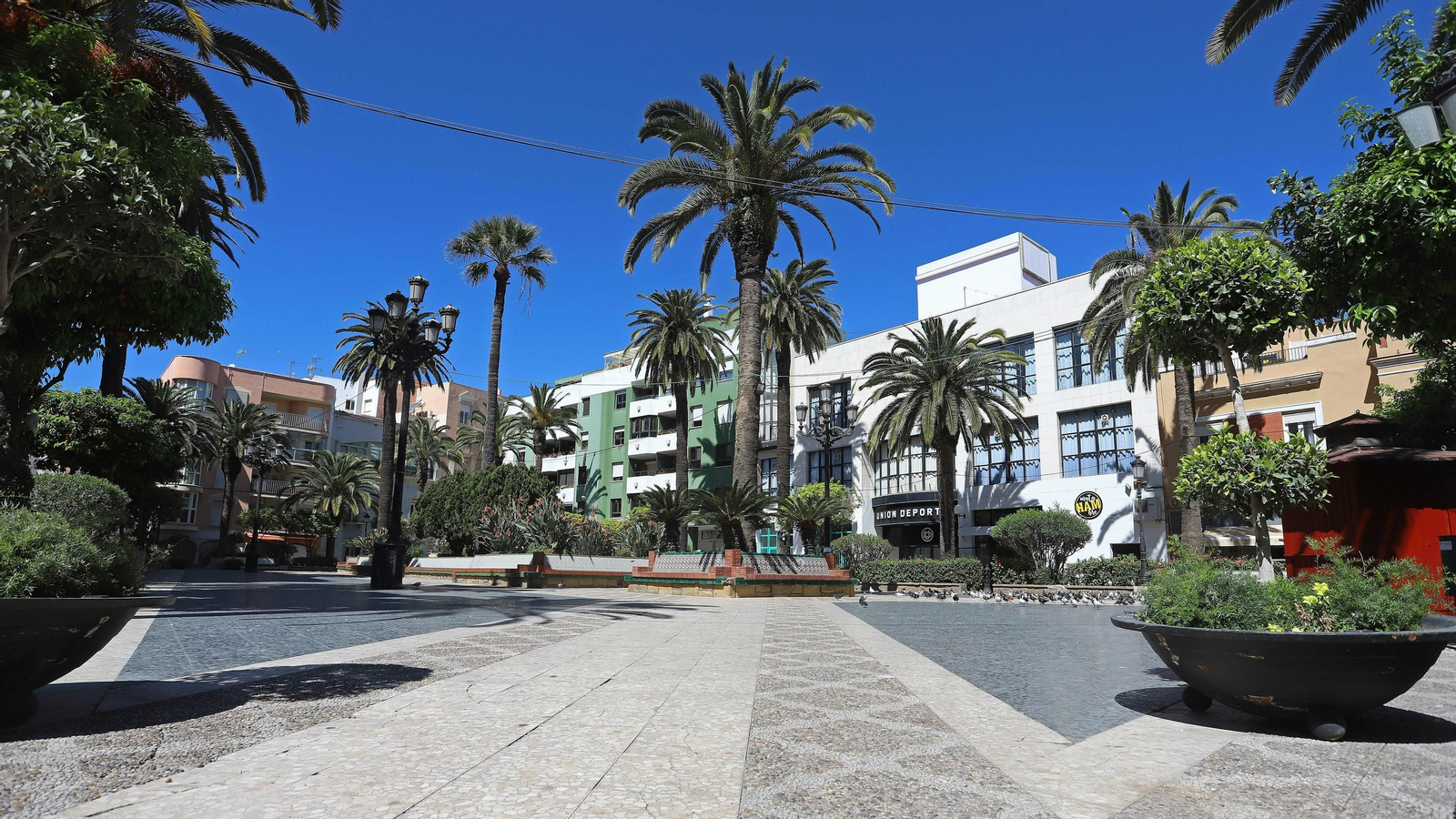Fotos del segundo día del estado de alarma por coronavirus en el Campo de Gibraltar