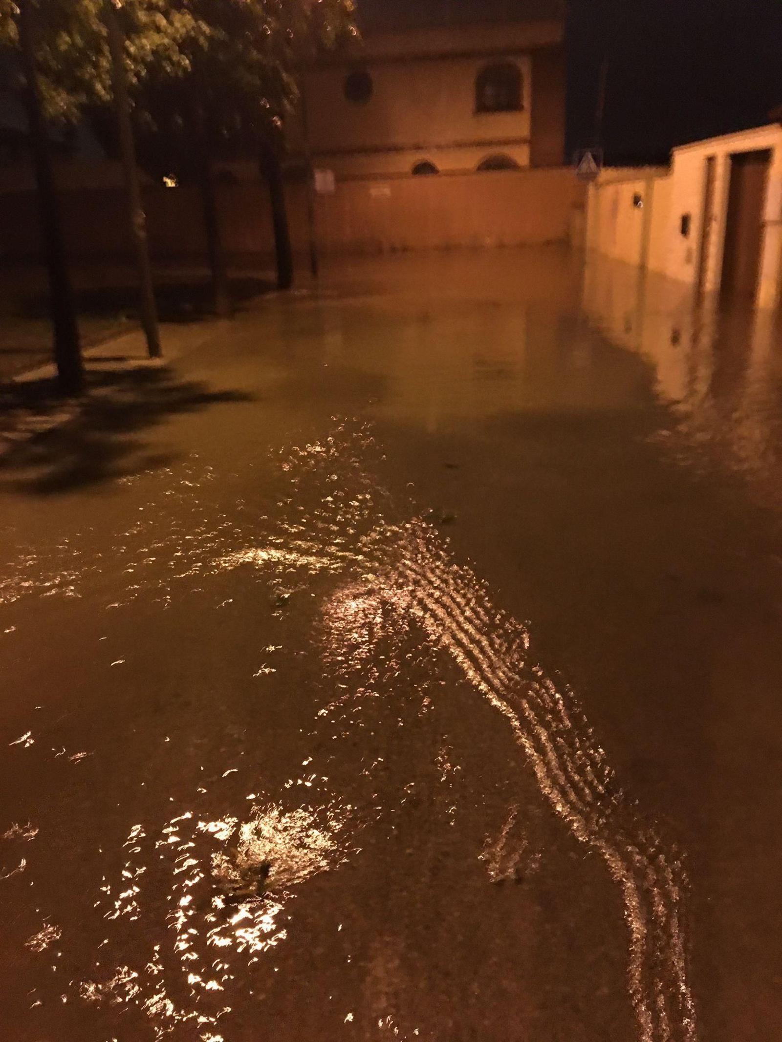 La zona inundada en la avenida Diputación.