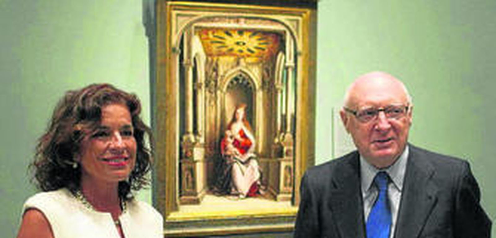 Ana Botella y Pérez-Llorca, ante la pintura de Pedro Berruguete.