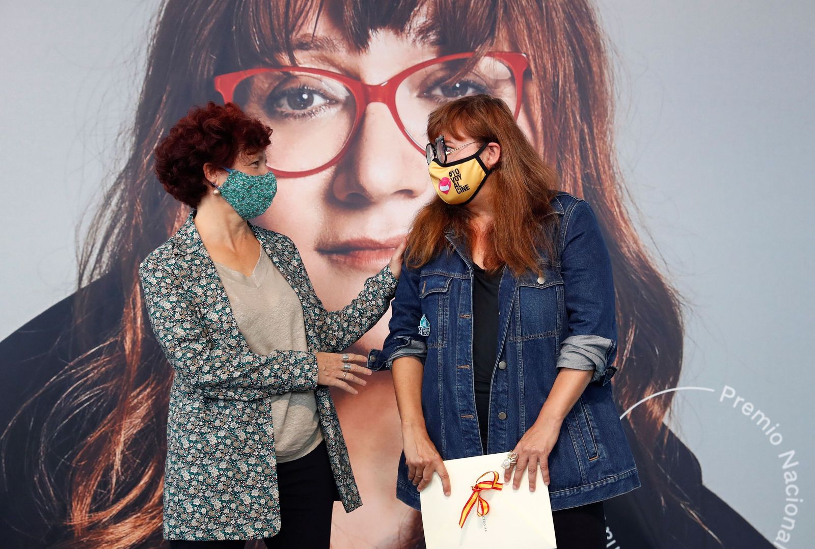 Iciar Bollaín e Isabel Coixet,  el pasado sábado en el Festival de San Sebastián.