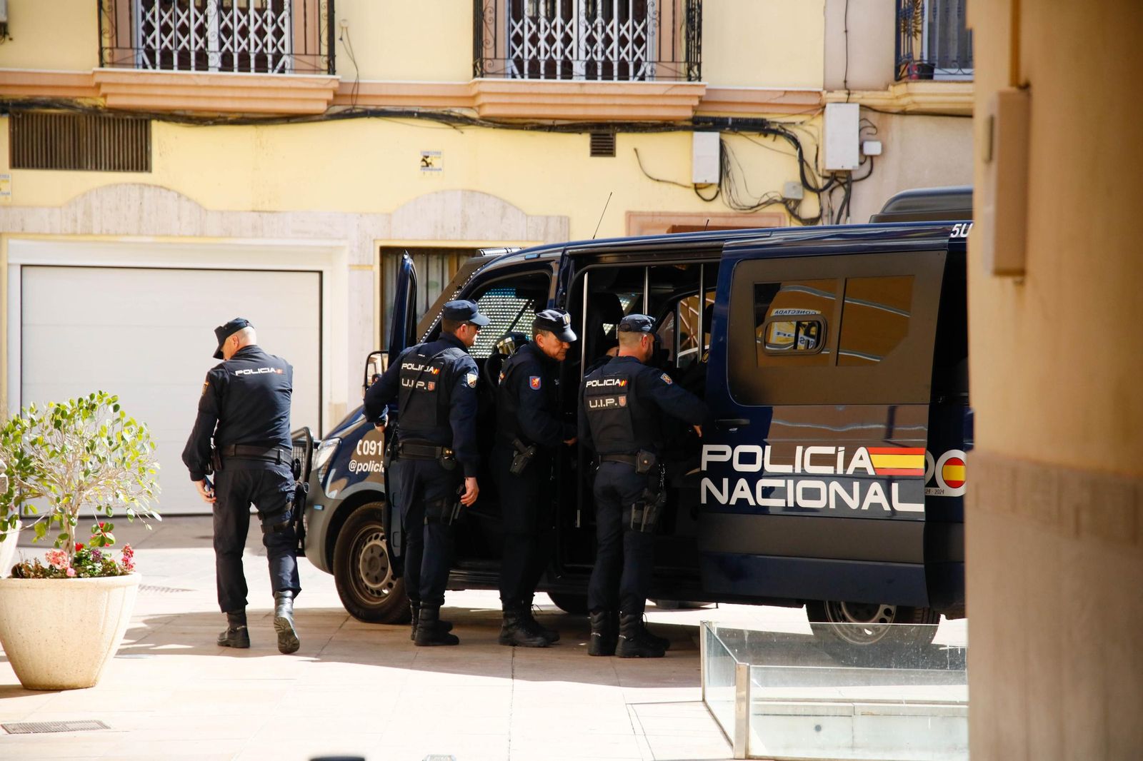 Las imágenes de la macrooperación policial contra el tráfico de drogas en Pechina