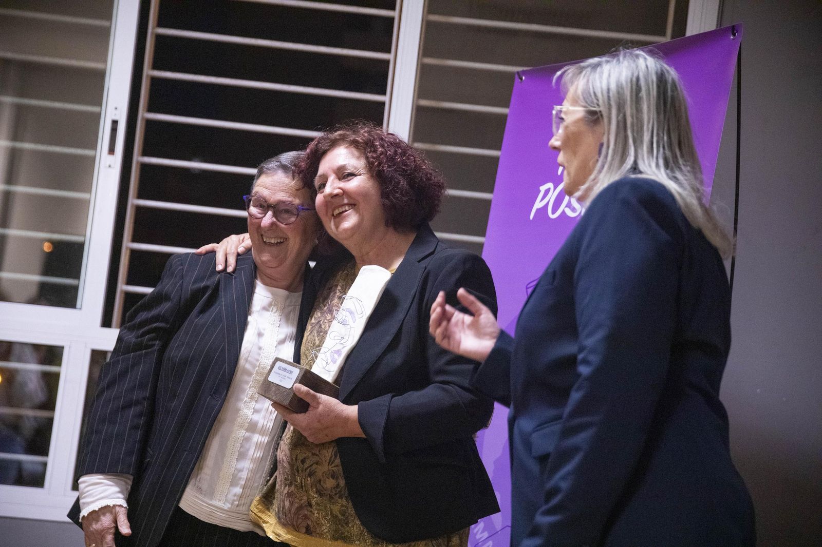 La Plataforma de Acción Feminista en Almería rinde homenaje a las mujeres de la Desbandá con su II Premio ‘Posidonia’ a Loli Sierra, vicepresidenta de la Asociación Memorialista de la Desbandá, en imágenes