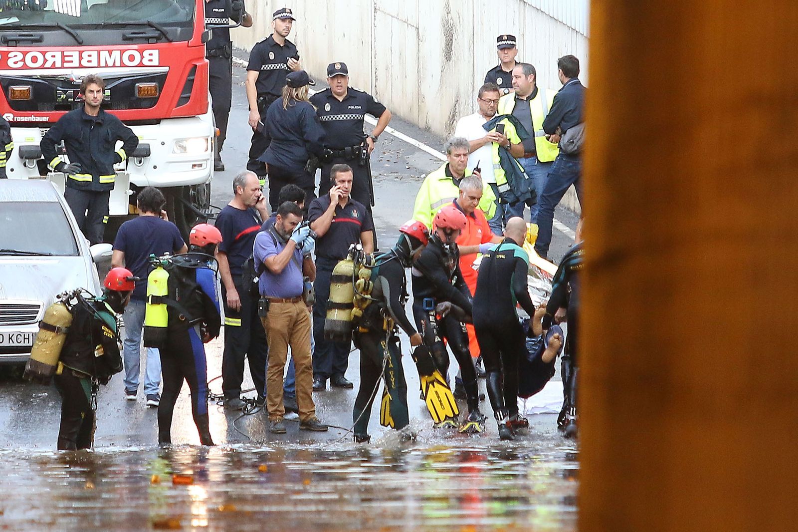 Los buzos de la Guardia Civil rescataron el cuerpo sin vida del vecino de El Quemadero