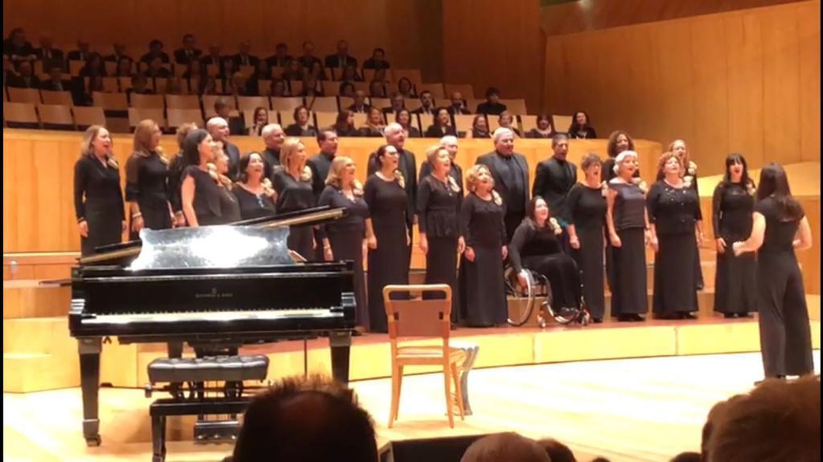 Actuación del Coro del Colegio de Abogados.