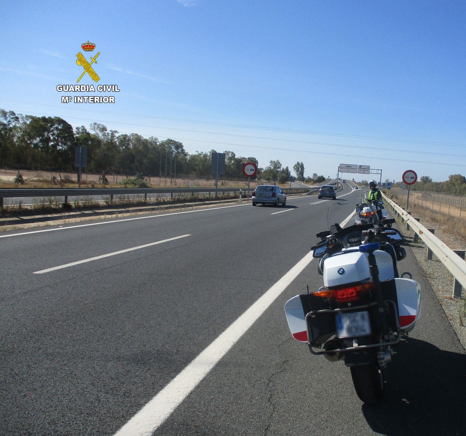 Patrulla de tráfico de la Guardia Civil.