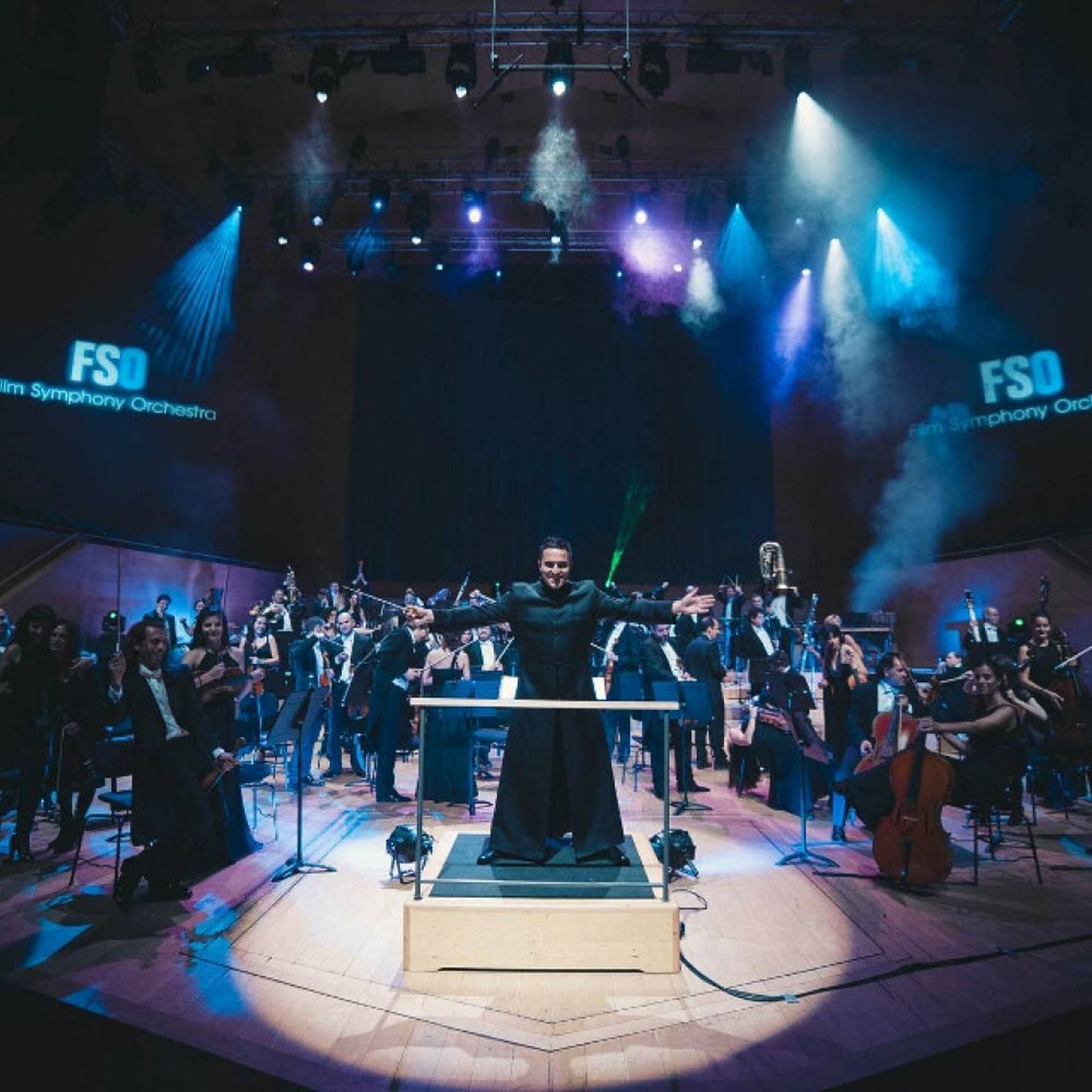 La Film Symphony Orchestra interpreta conocidas bandas sonoras de películas.