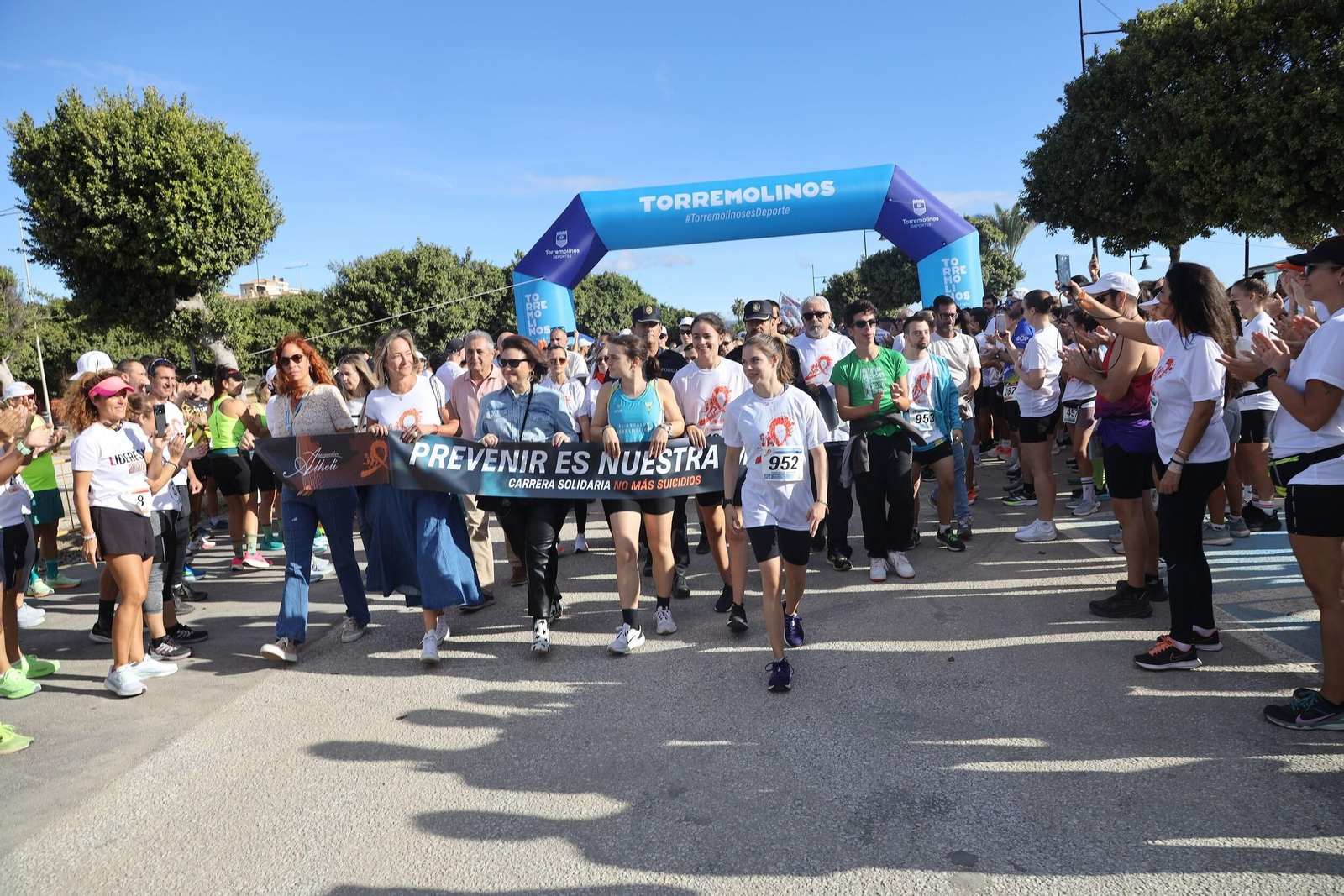 Las fotos de la Carrera Solidaria No Más Suicidios en Torremolinos