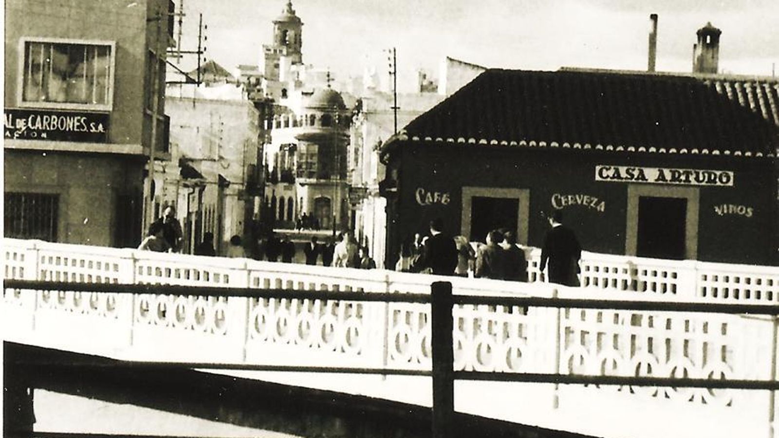 Parte de la banda del río, vista desde el puente del ferrocarril.