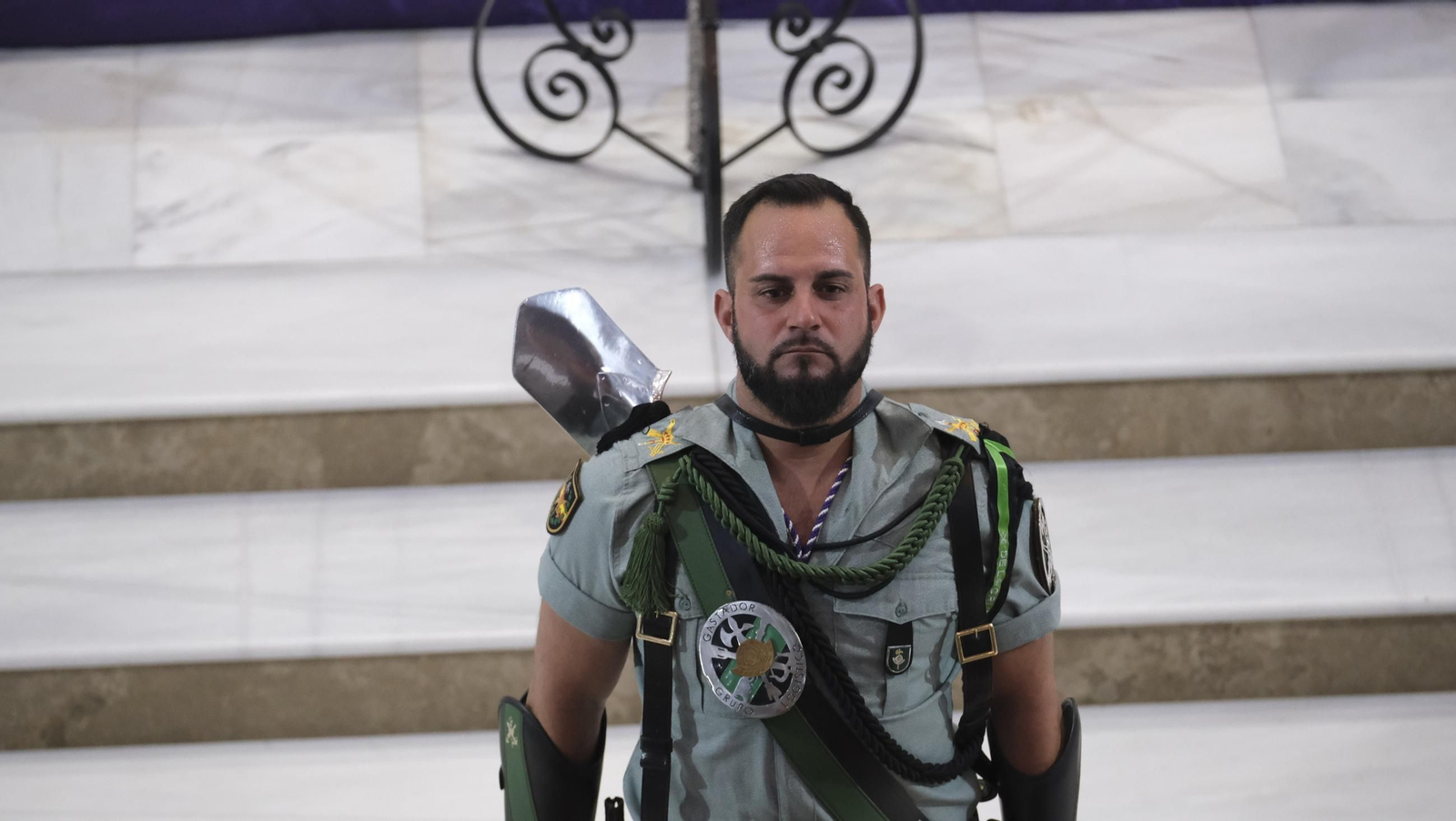 La Legión custodia el Cristo de la Buena Muerte en la Semana Santa de El Parador 2025