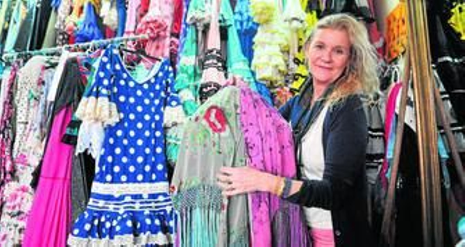 Lucía Hernández Franch muestra sus creaciones en su taller.