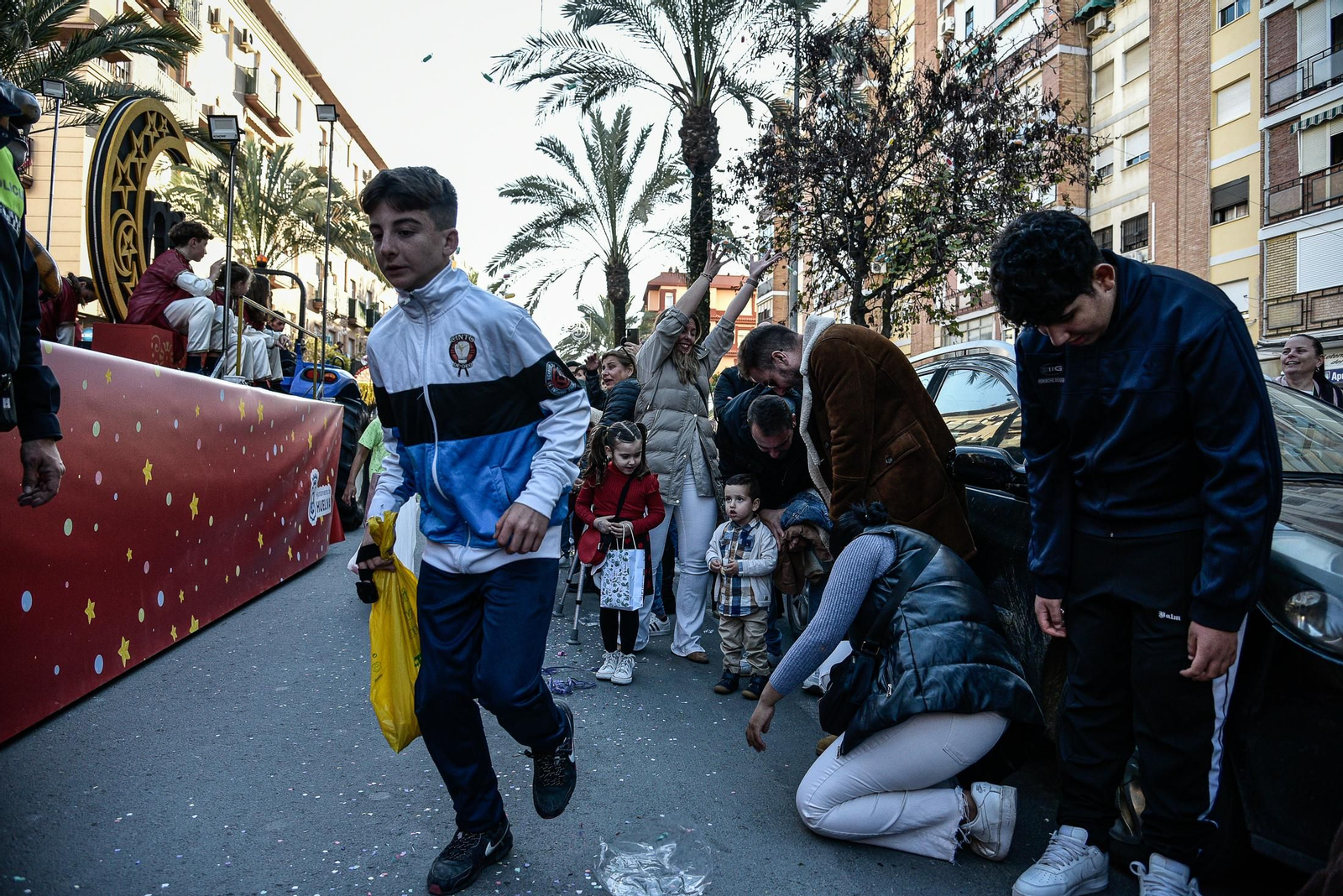 Imágenes del público en las cabalgatas por La Orden, Cardeñas y Las Colonias
