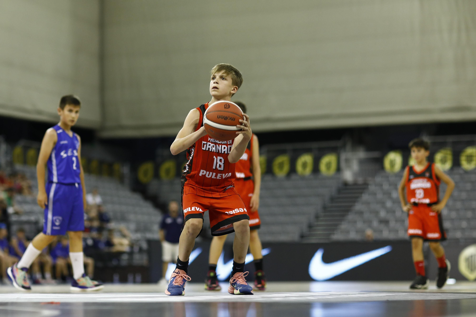 Encuéntrate en el partido del Fundación CB Granada de minibasket