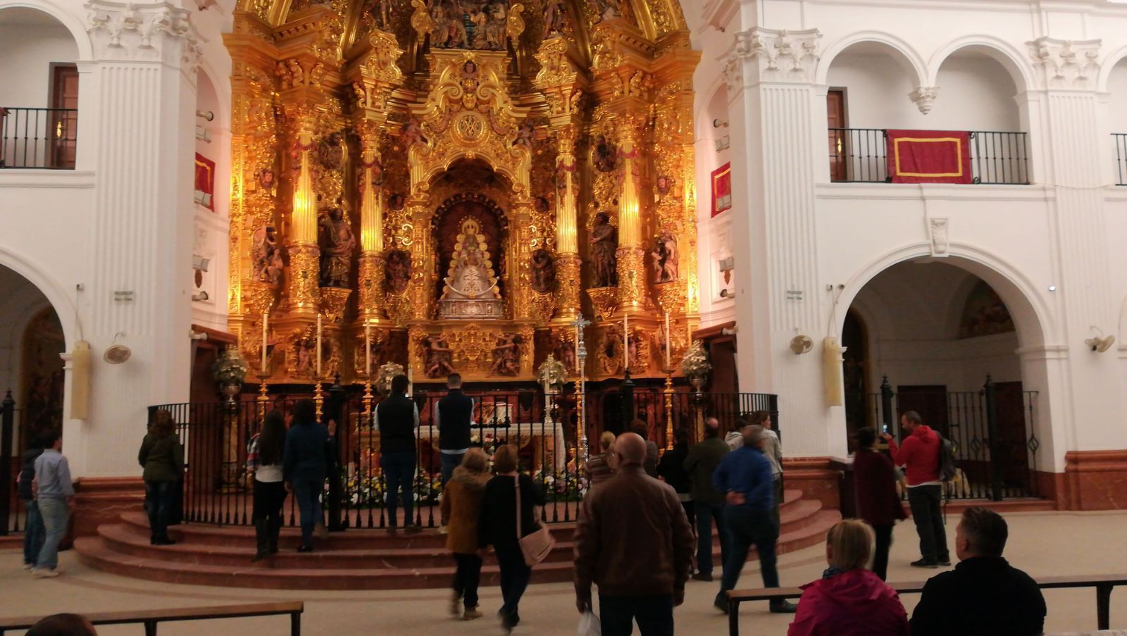 Muchos peregrinos de Almería viajaron antes a la aldea para ver a la Patrona de Almonte.