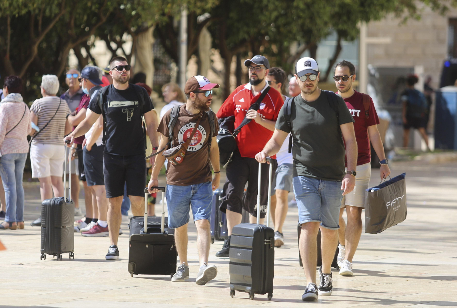 Un grupo de turistas en Málaga capital Un grupo de turistas en Málaga capital