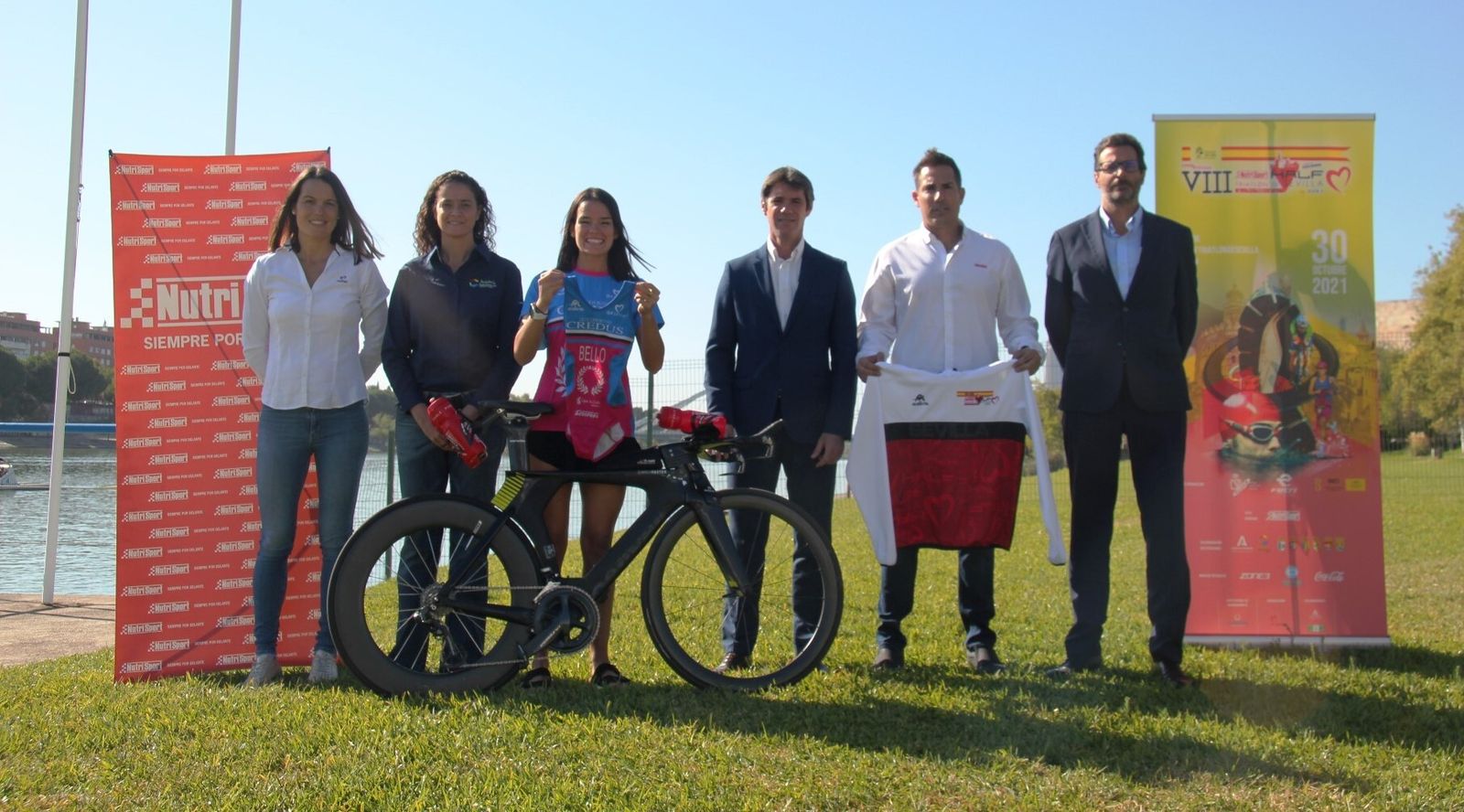 Una imagen del acto de presentación en el CEAR de La Cartuja.