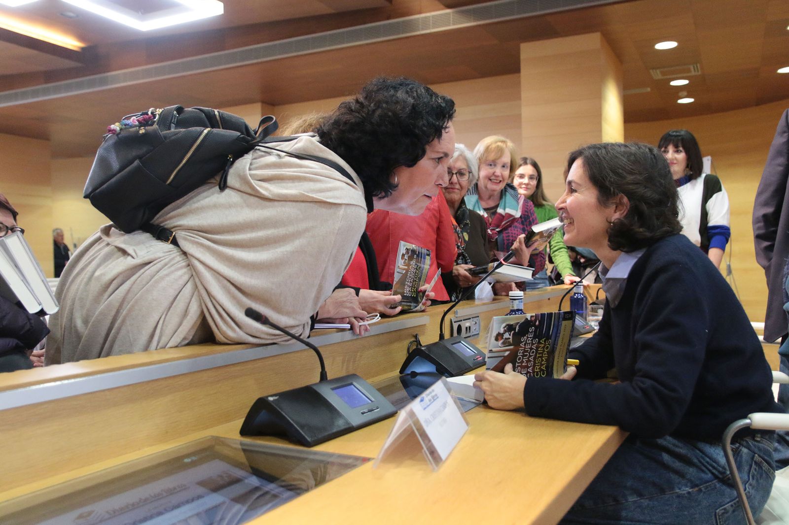 El Diario de los Libros, con Cristina Campos y su novela 'Historias de mujeres casadas'
