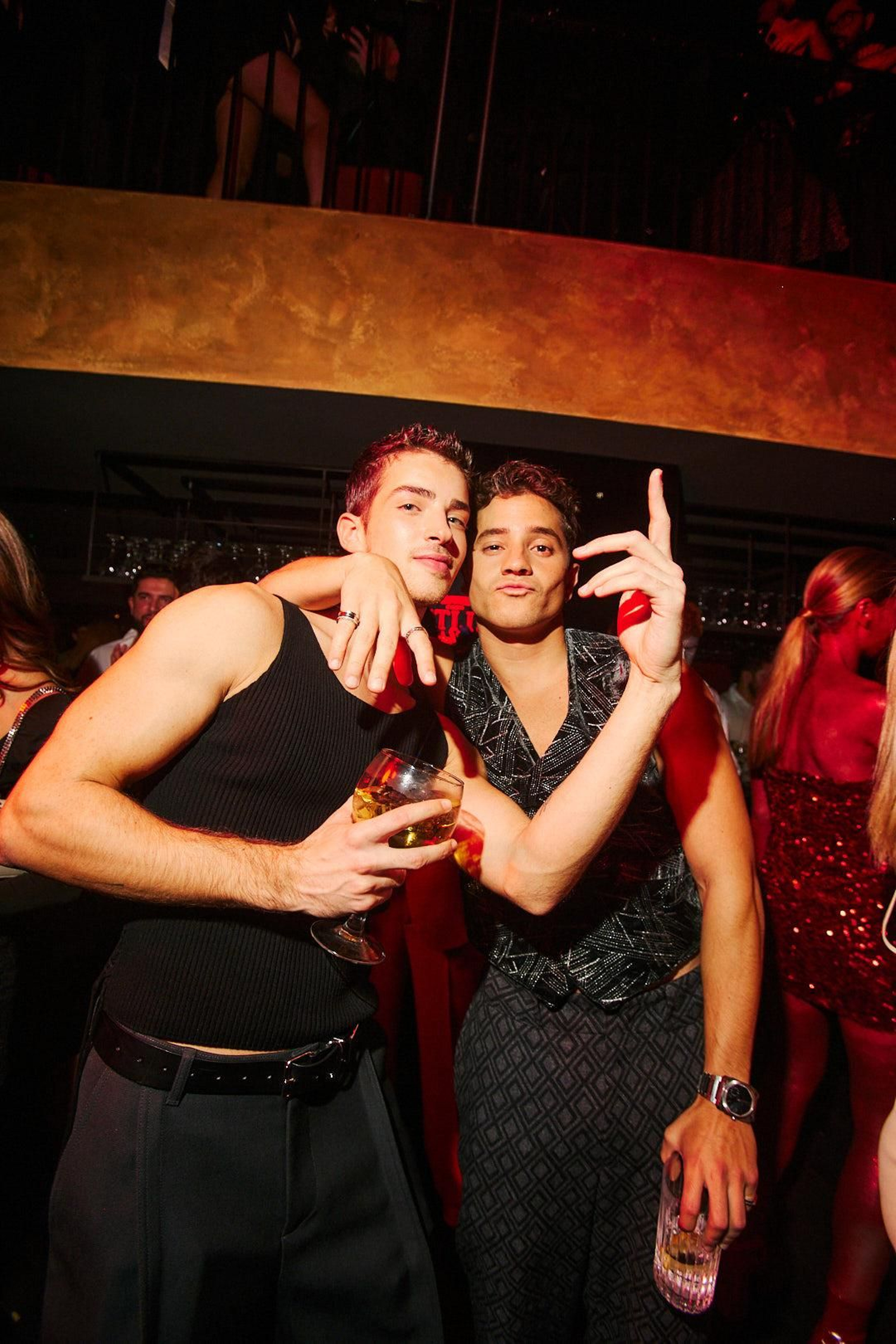 Acotres de 'Elite 6' en la fiesta de Élite Club