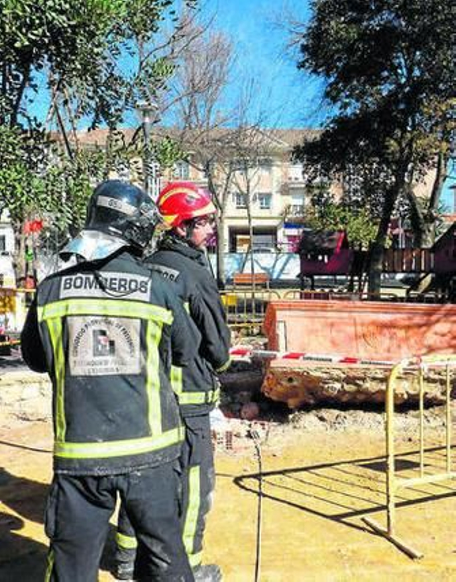 Efectivos del Consorcio intervienen en un accidente.
