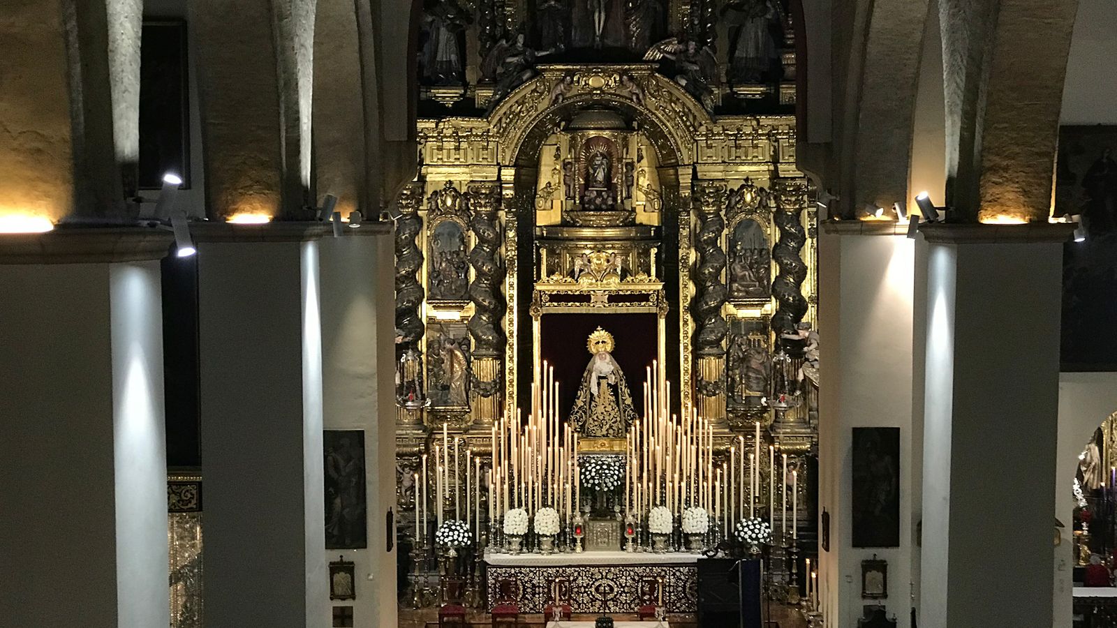 La Virgen de los Dolores celebra sus cultos el altar mayor de San Vicente