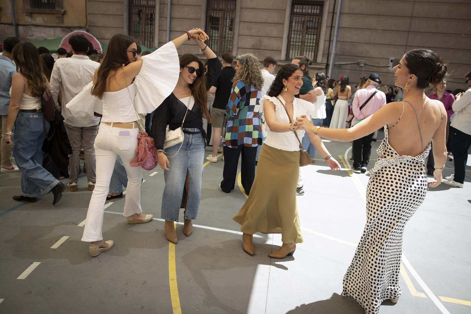 Las mejores imágenes del inicio de las Cruces en Granada
