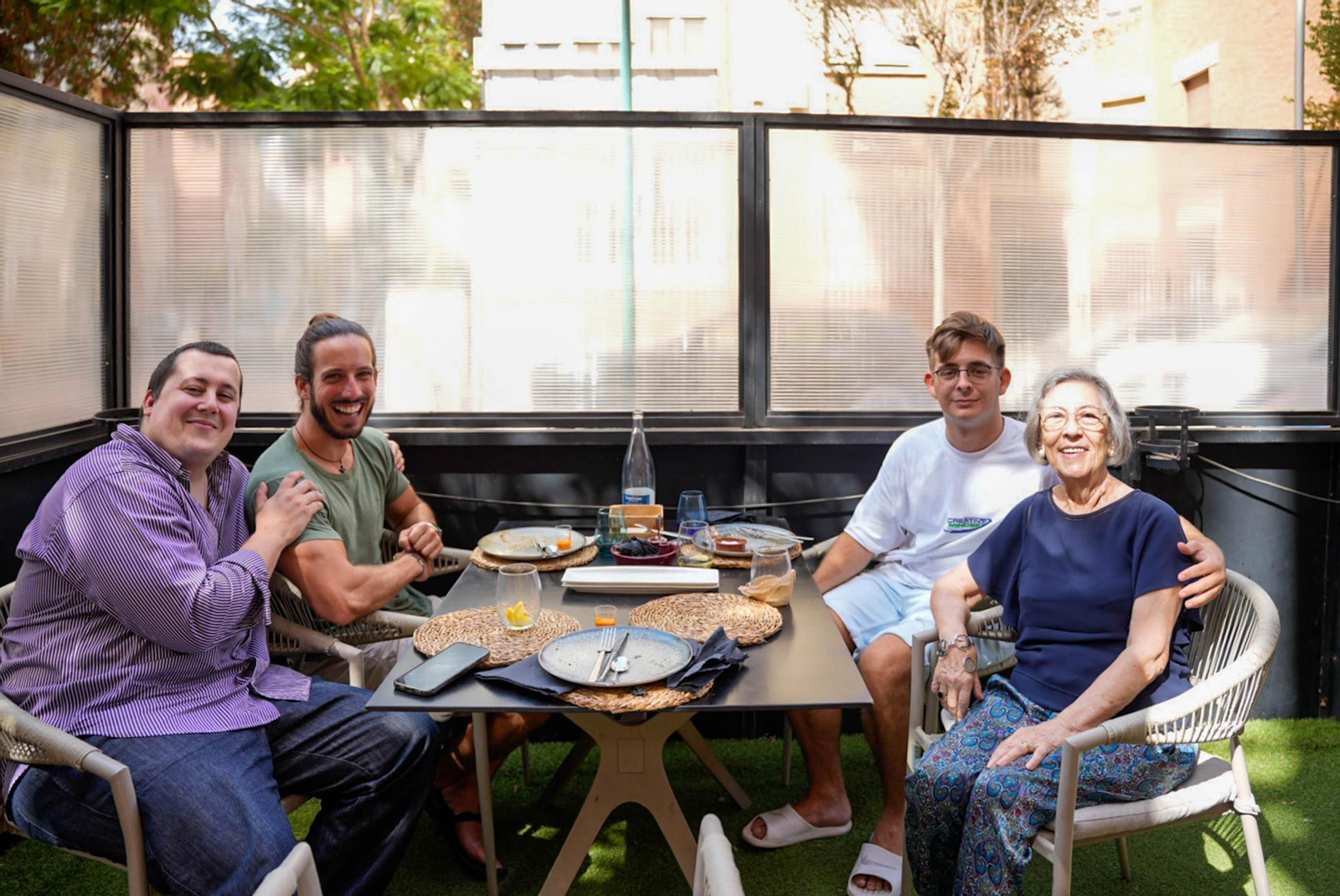 Los almerienses disfrutan del miércoles en la feria de día