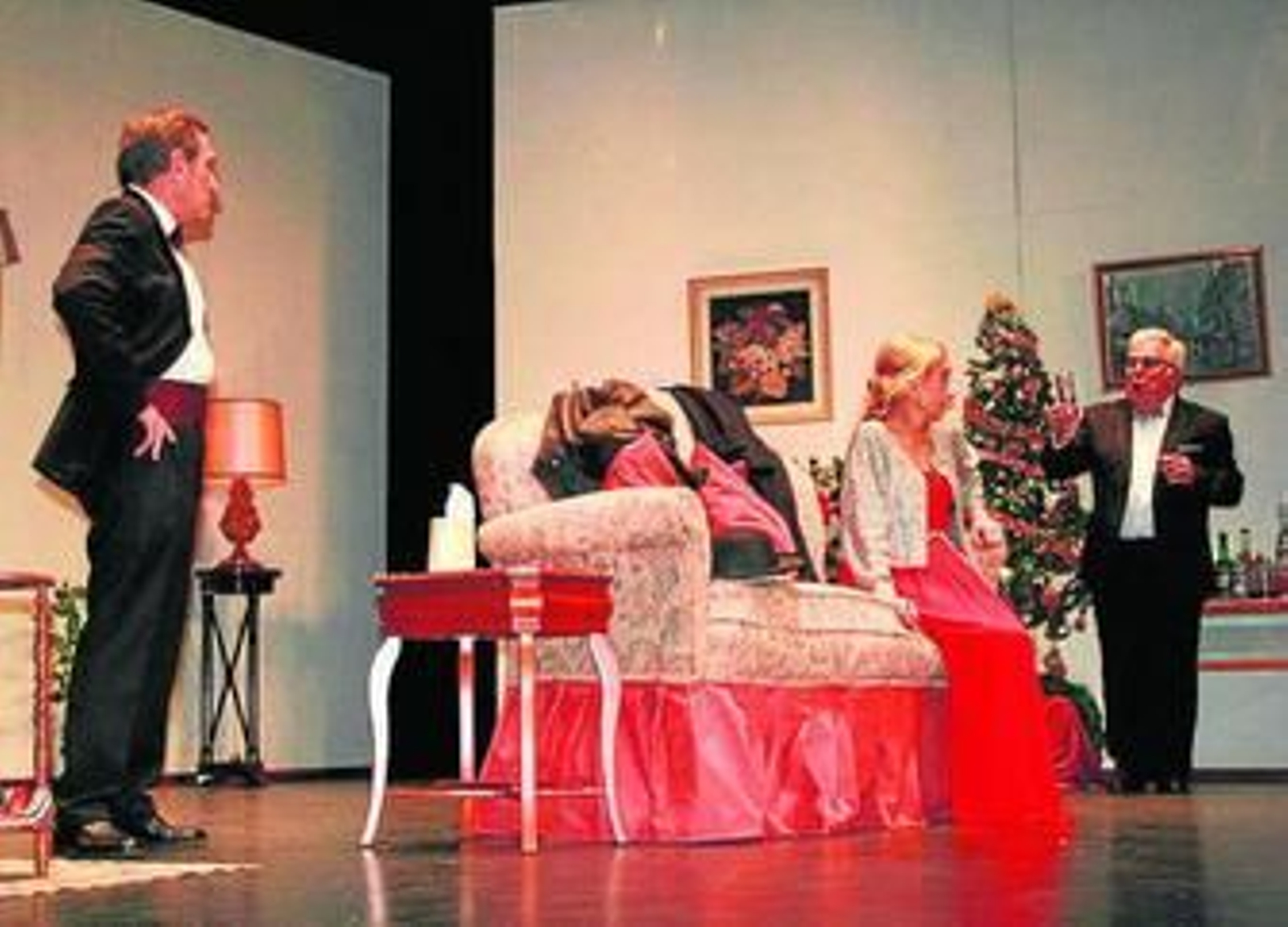 La compañía Jaula de grillos, en escena.