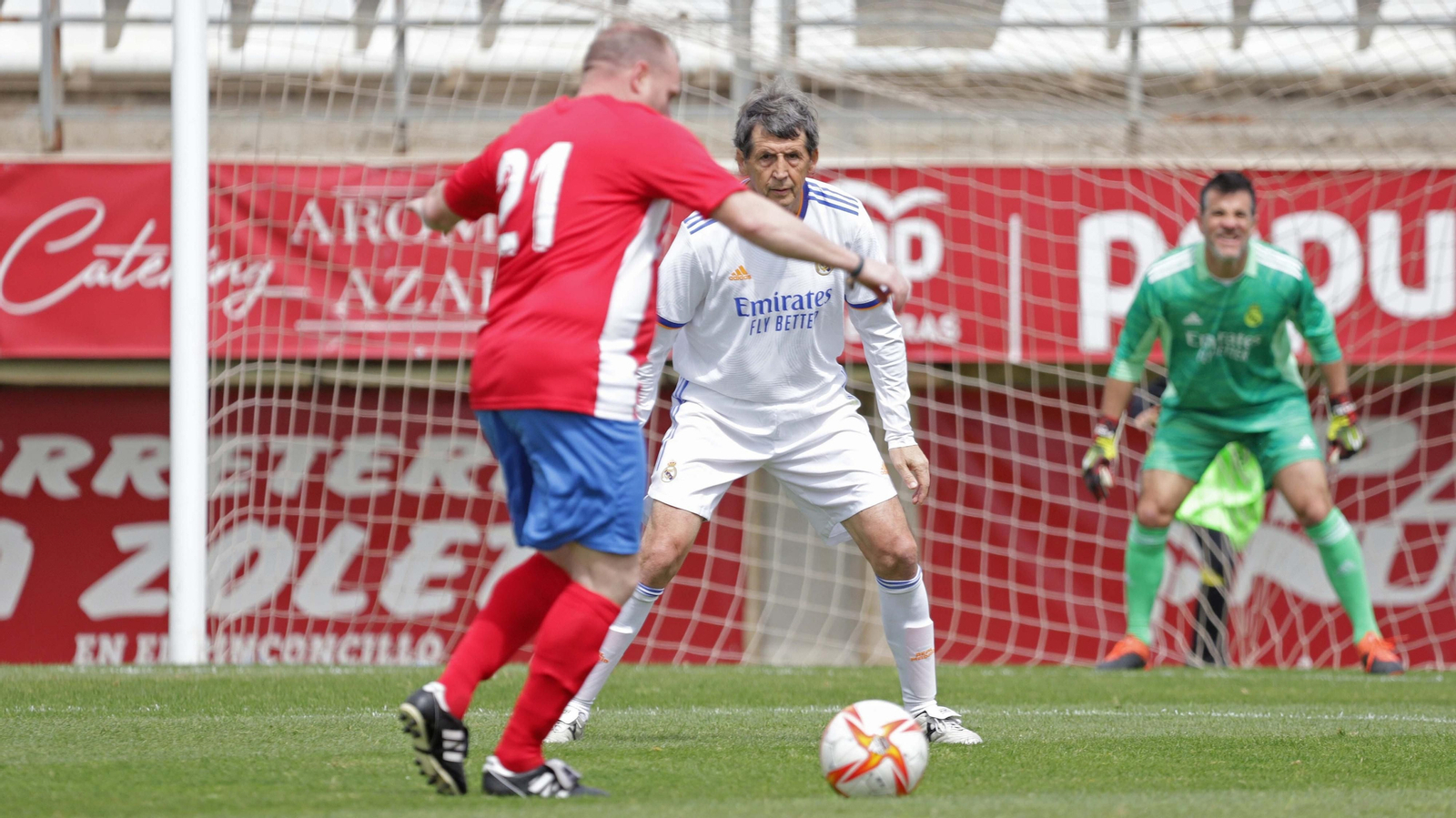La mejores fotos del Algeciras - Real Madrid veteranos