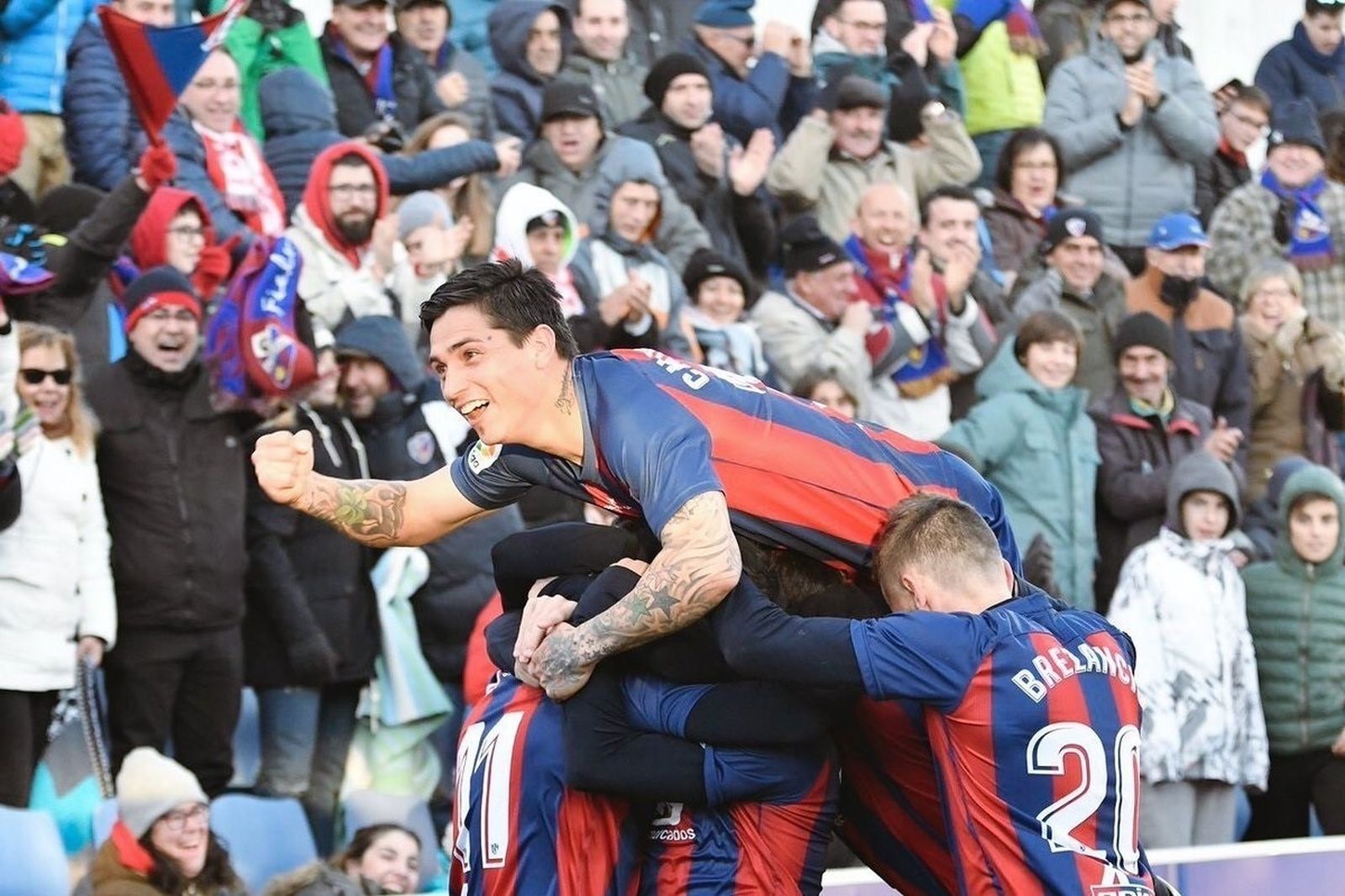 Los jugadores del Huesca celebran un gol en un partido reciente