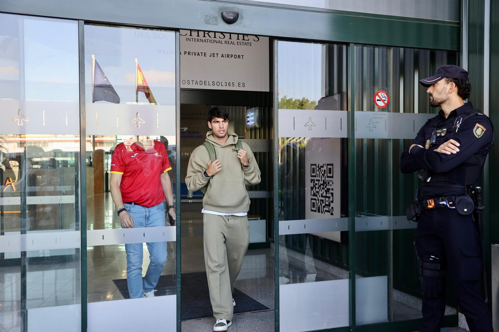 Así fue la llegada de Carlos Alcaraz a Málaga para jugar la Copa Davis