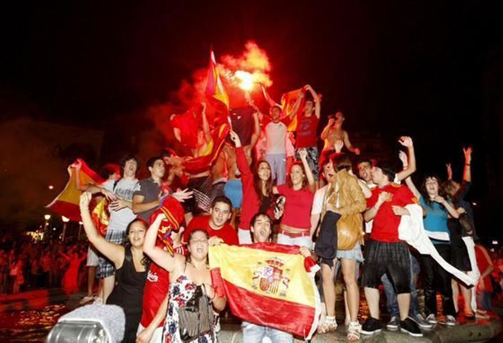 Celebración de la victoria española en la Plaza Moyua de la capital Vizcaína

Foto: Agencias