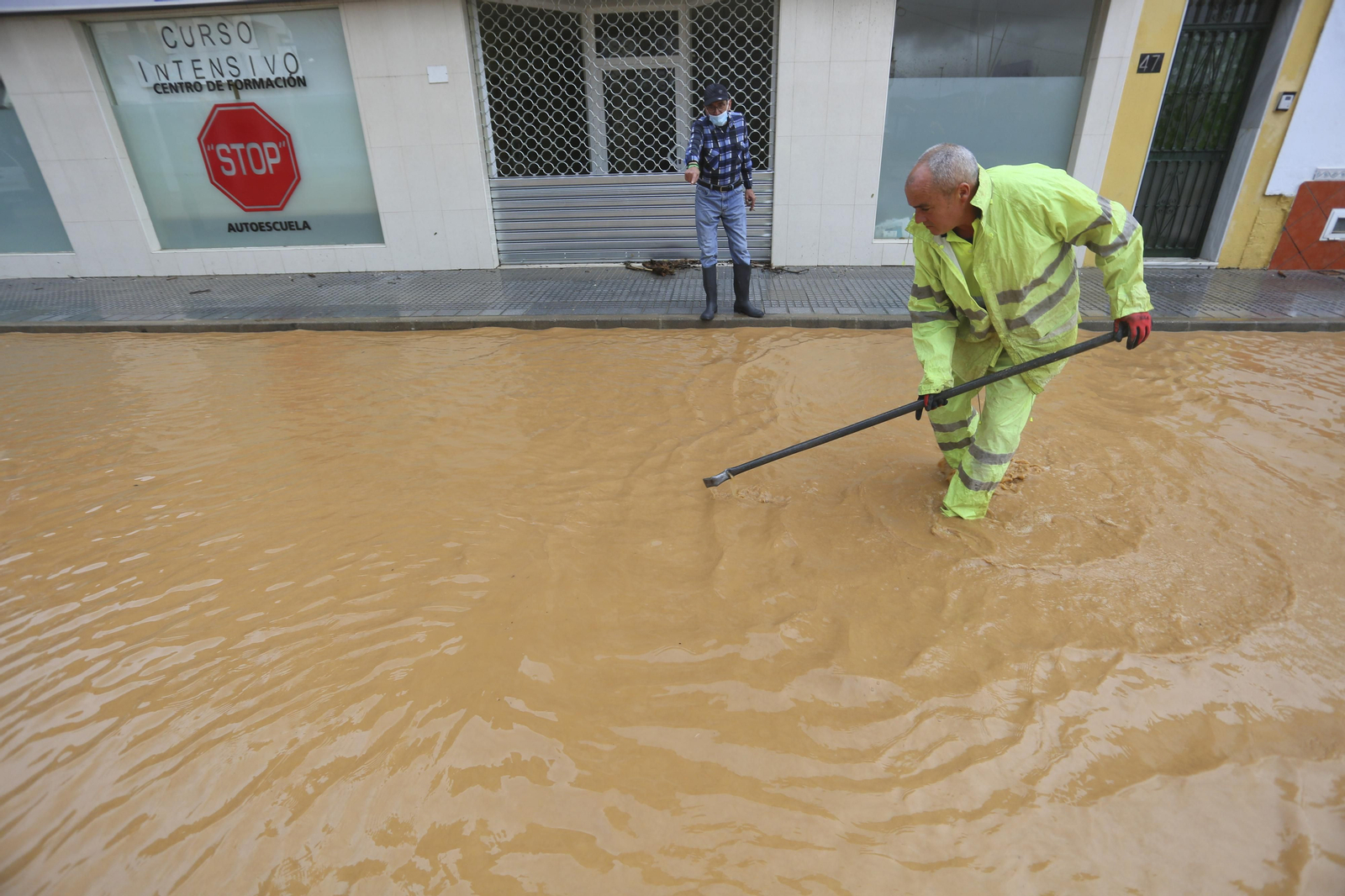 Campanillas anegada tras las lluvias, en fotos