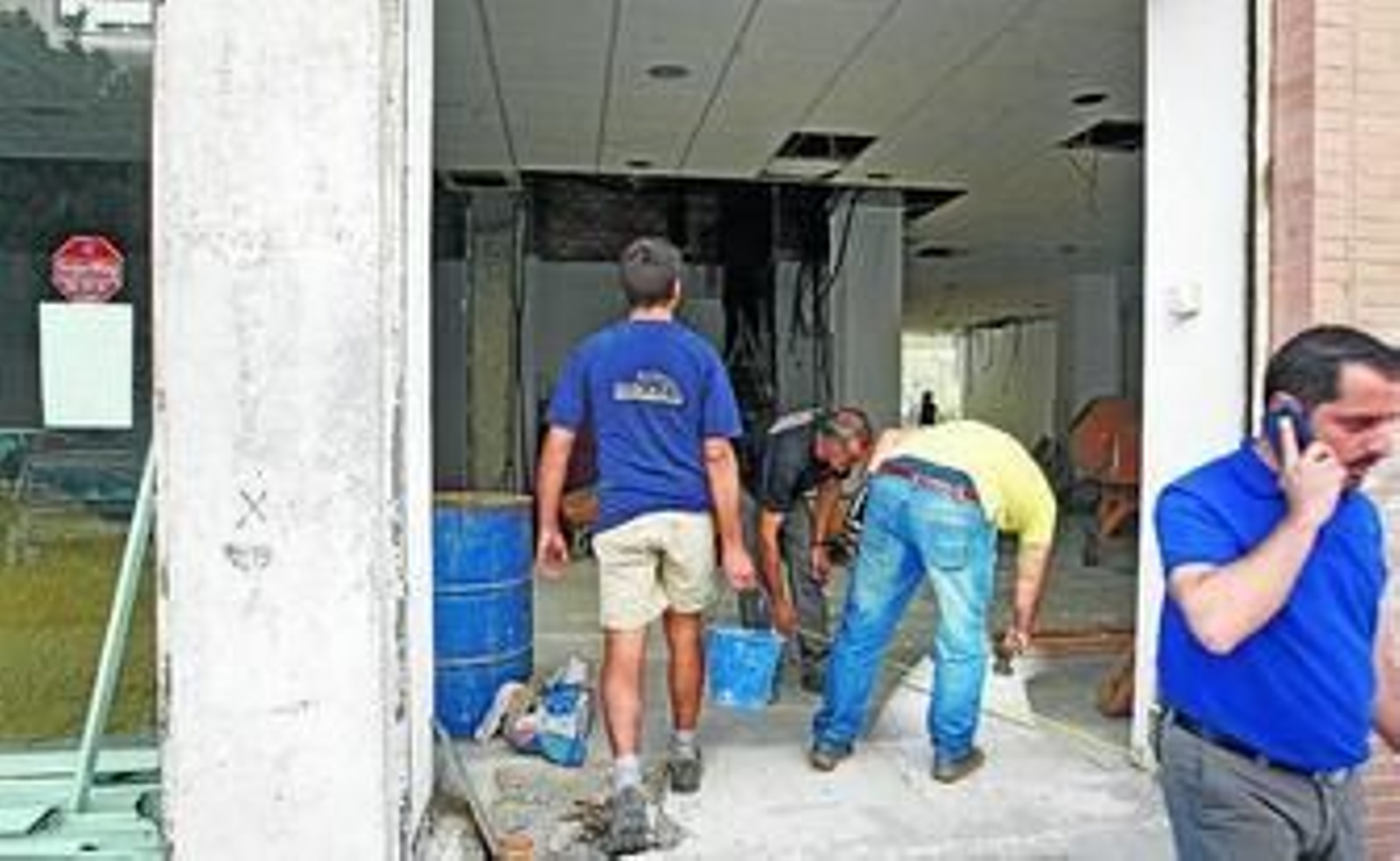 Las obras de acondicionamiento que se realizan actualmente para abrir un DIA Market en Astilleros.