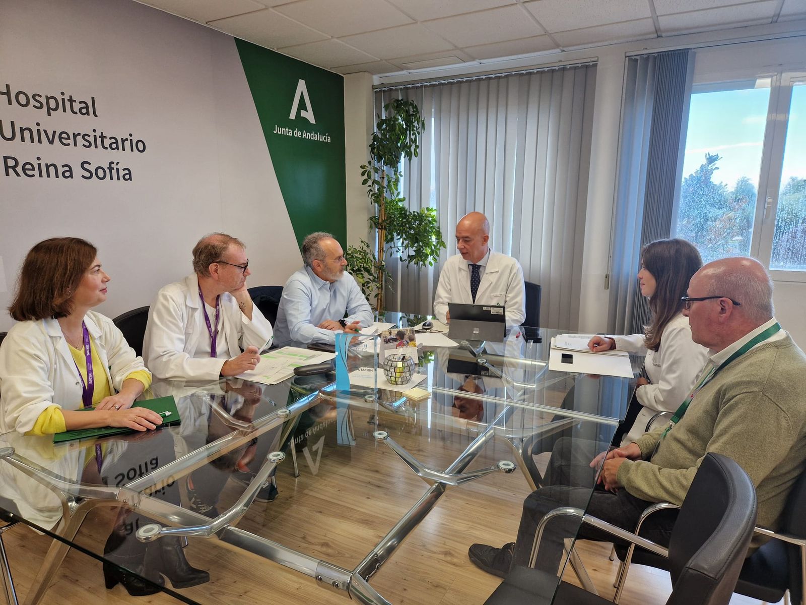 Reunión entre Satse y la directiva del hospital Reina Sofía.