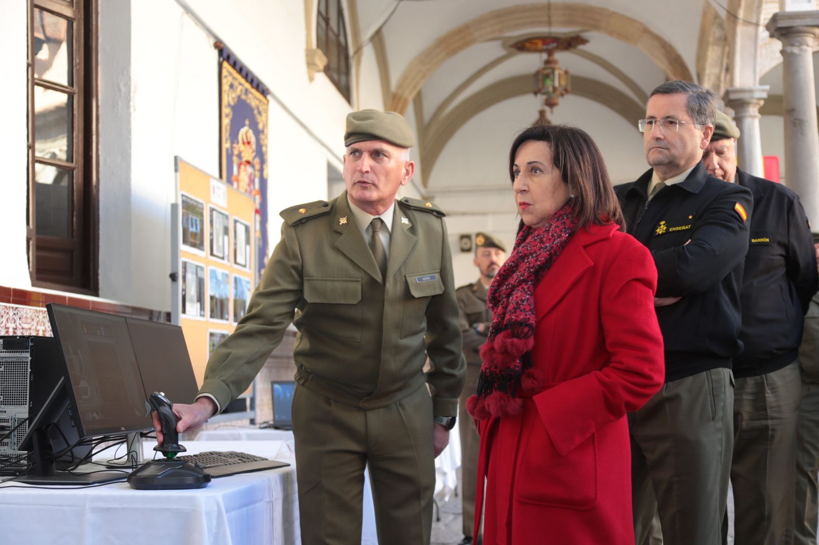 La ministra de Defensa visita Granada  para conocer los trabajos del Mando de Adiestramiento del Ejército de Tierra