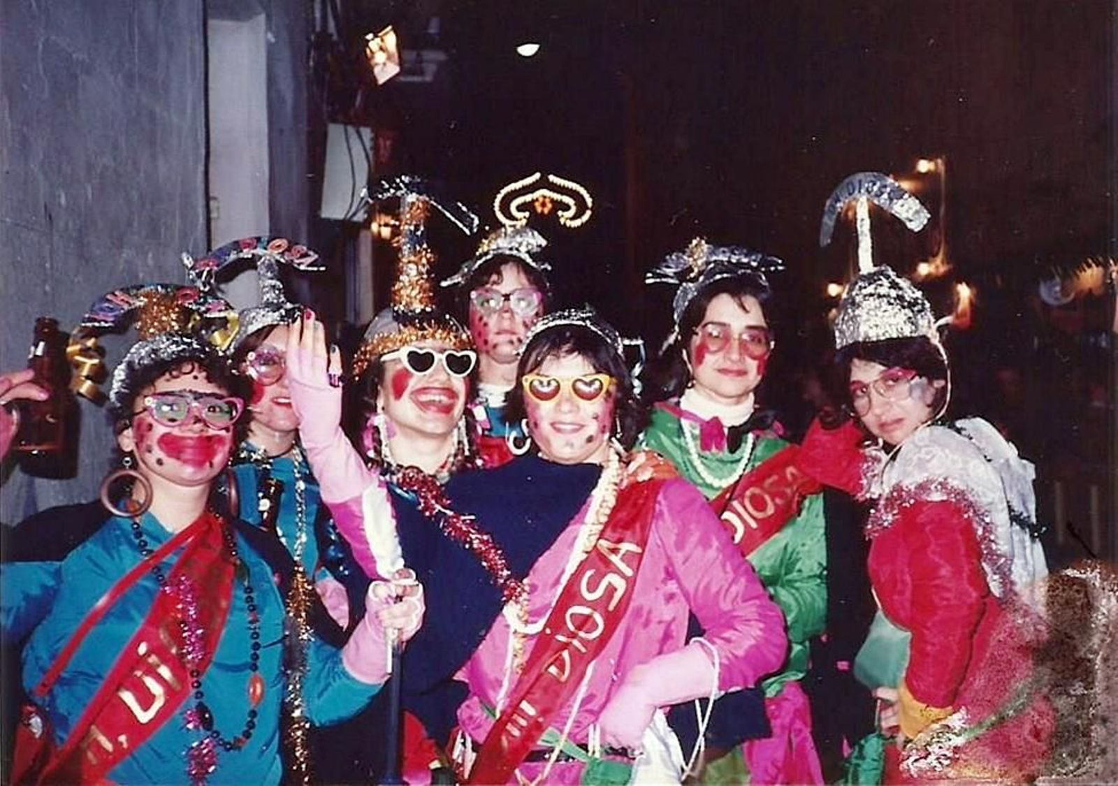 Fotos históricas de la primera chirigota callejera realizada por mujeres