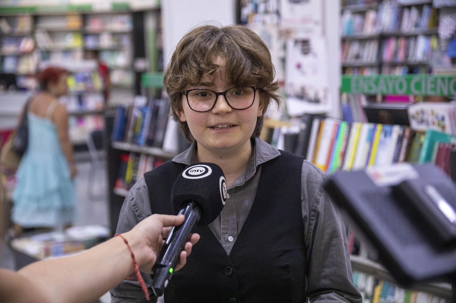Helena Moreno Padilla recibe el XX Premio Jordi Sierra Fabra para jóvenes escritores en la Librería Picasso de Almería