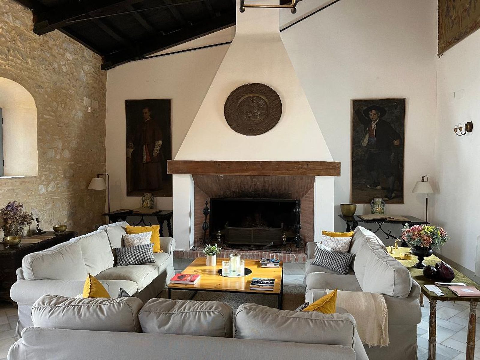 Las imágenes de un histórico cortijo en territorio de viñas y mostos