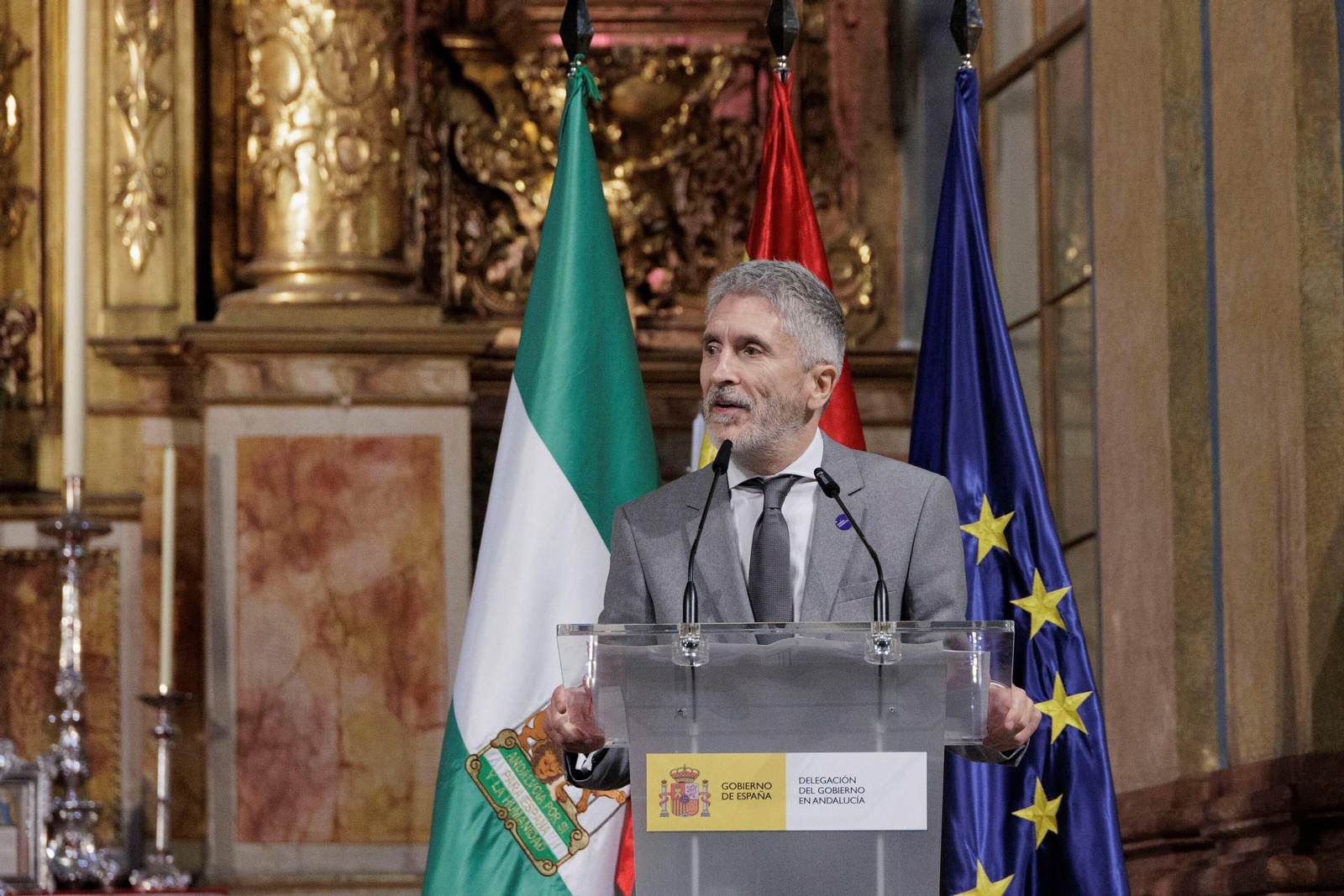 Las imágenes de la entrega de condecoraciones civiles en Cádiz.