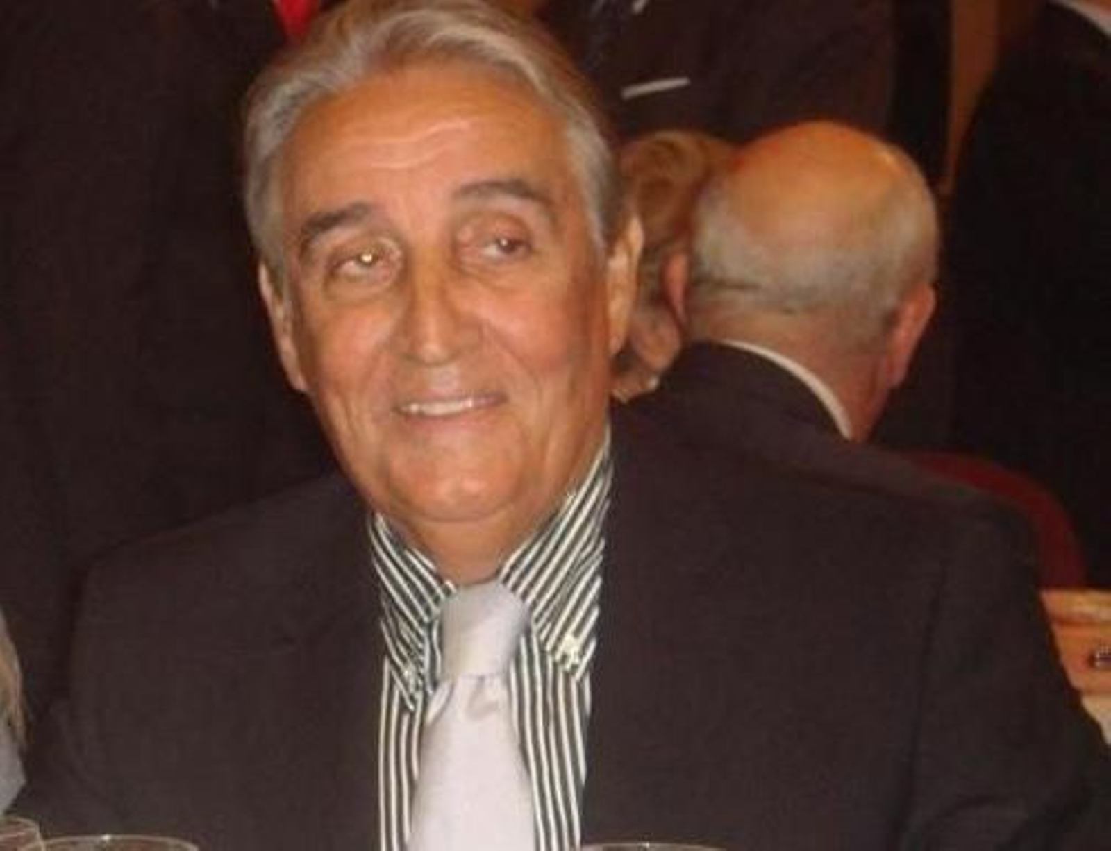 Cristóbal Guerrero, distinguido por su contribución a difundir la imagen del empresario.