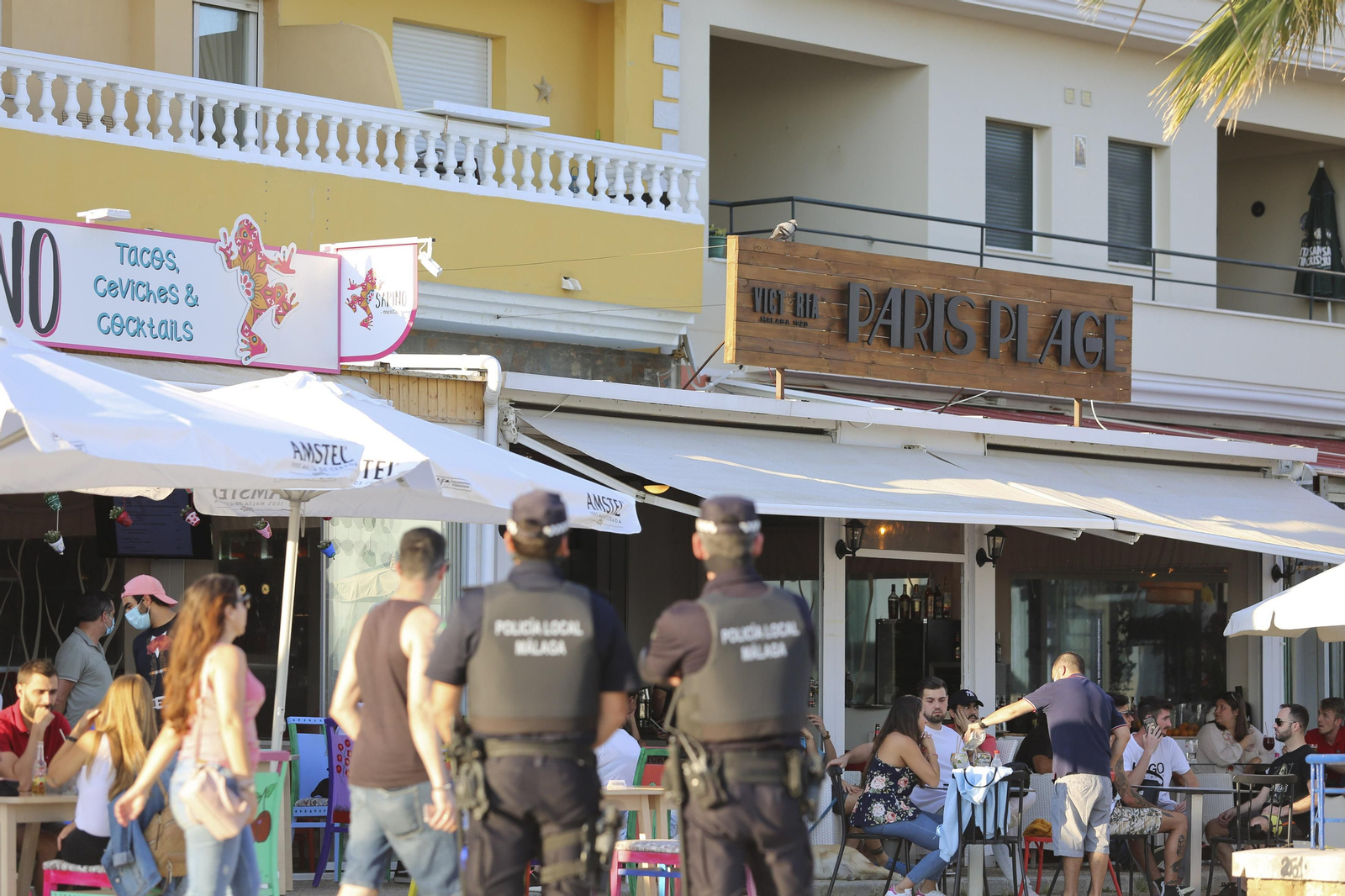 Las fotos del refuerzo policial en Pedregalejo ante su masificación