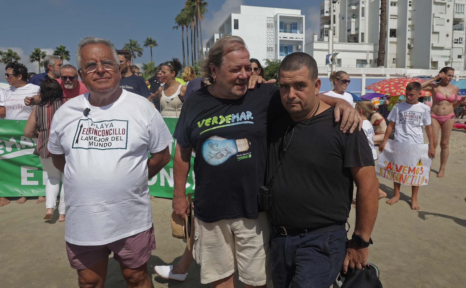 Fotos de la manifestación de la plataforma Salvemos El Rinconcillo y el grupo ecologista Verdemar en Algeciras