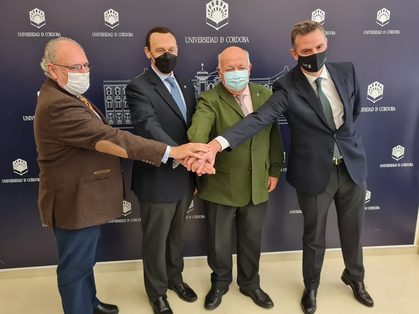 Imagen del acuerdo acuerdo firmado para promover el futuro Centro Andaluz de Enfermedades Respiratorias de Origen Laboral (CAEROL).