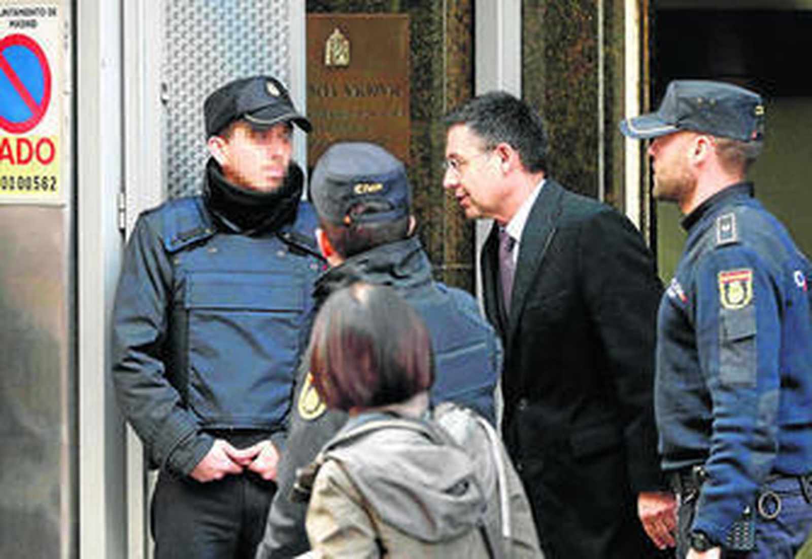 Josep Maria Bartomeu abandona la Audiencia nacional tras declarar ante el juez Pablo Ruz.