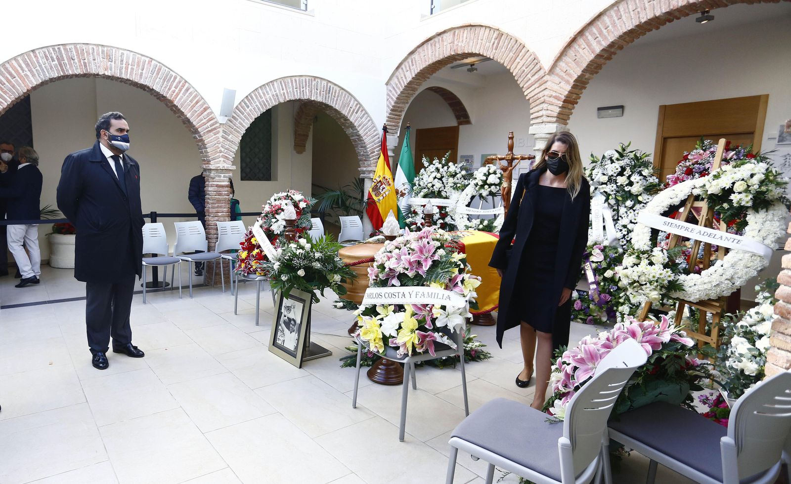 La despedida de Marbella a Manolo Santana, en imágenes