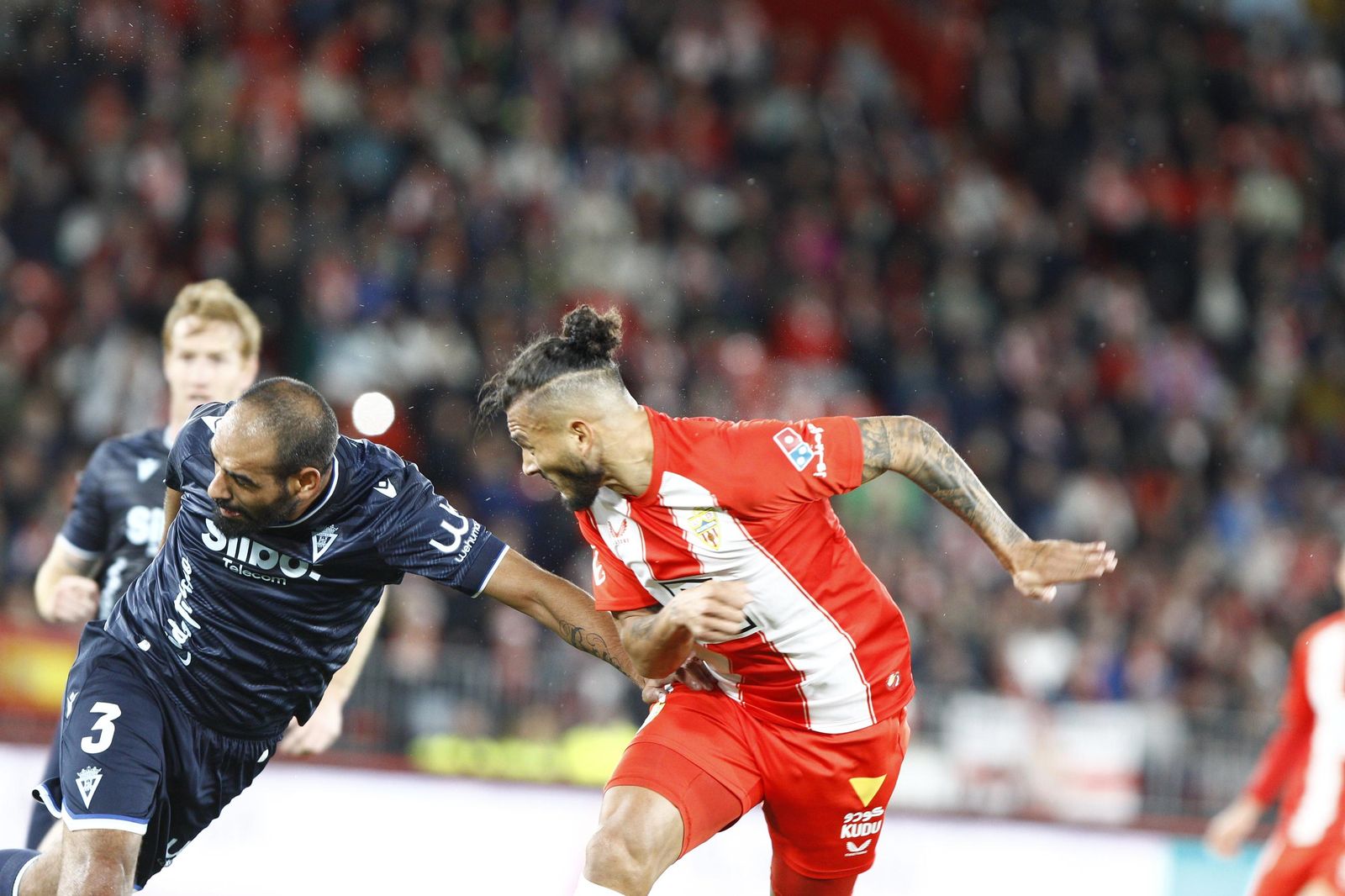 La U.D. Almería empata a uno contra el Cádiz y es campeón de invierno, en imágenes