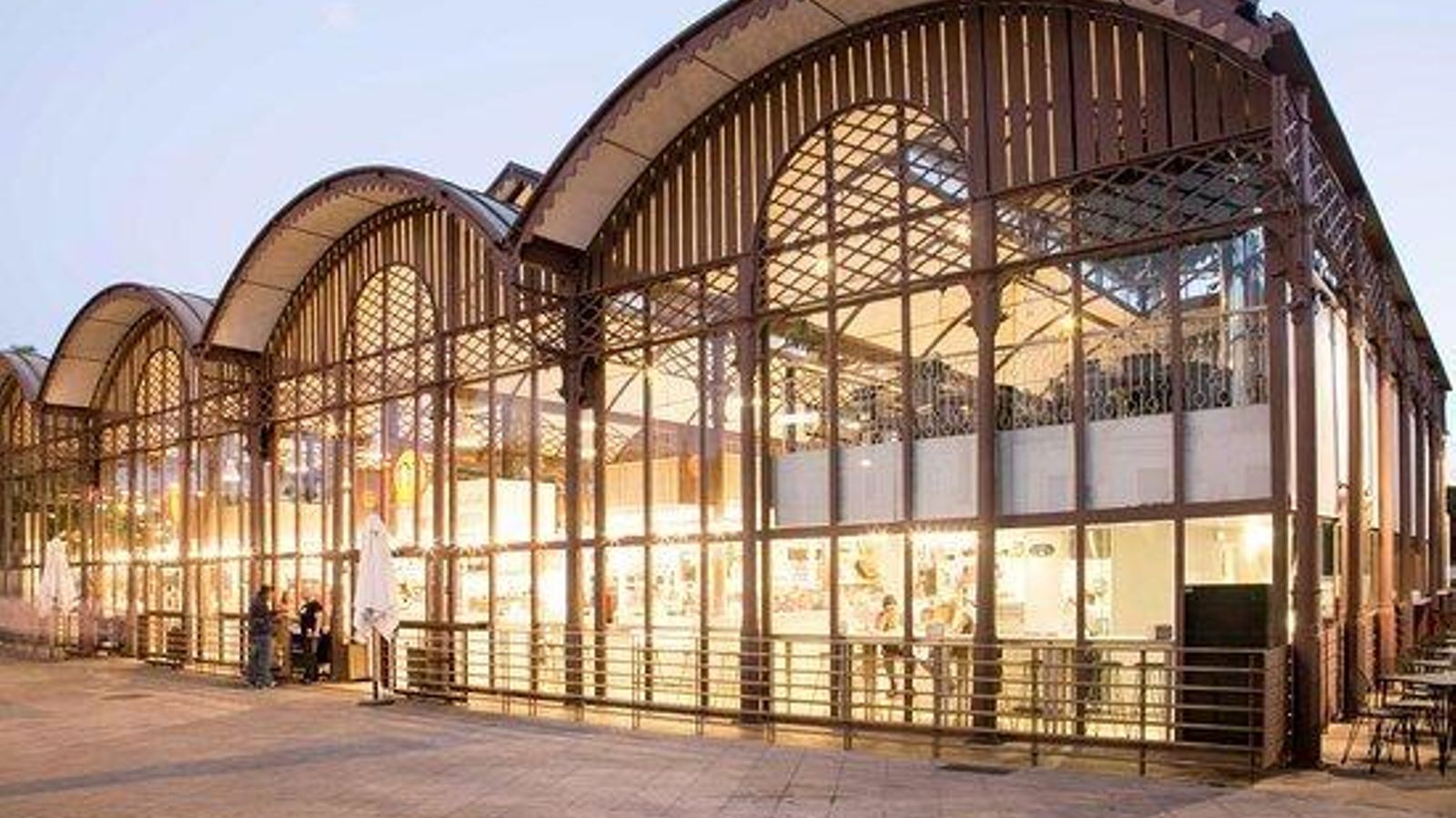 La fachada exterior del Mercado Lonja del Barranco