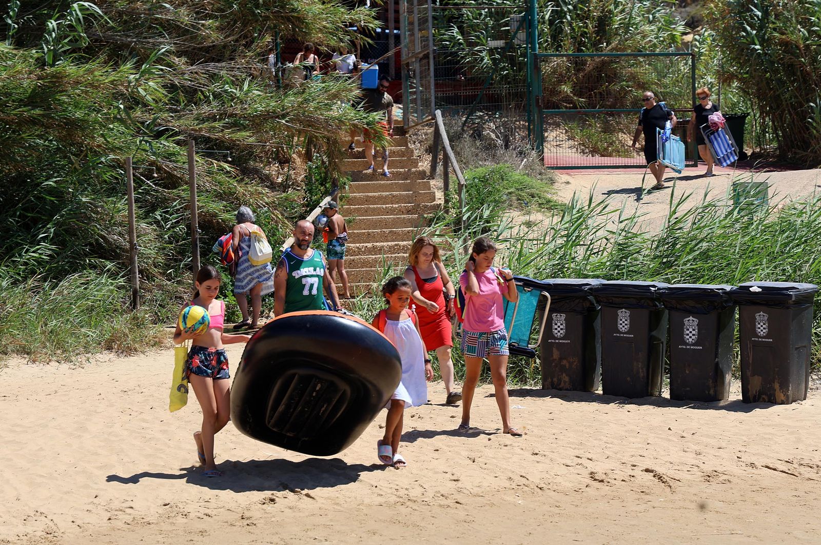 Imágenes de una maravillosa mañana de verano en las playas de la Torre del Loro y Mazagón