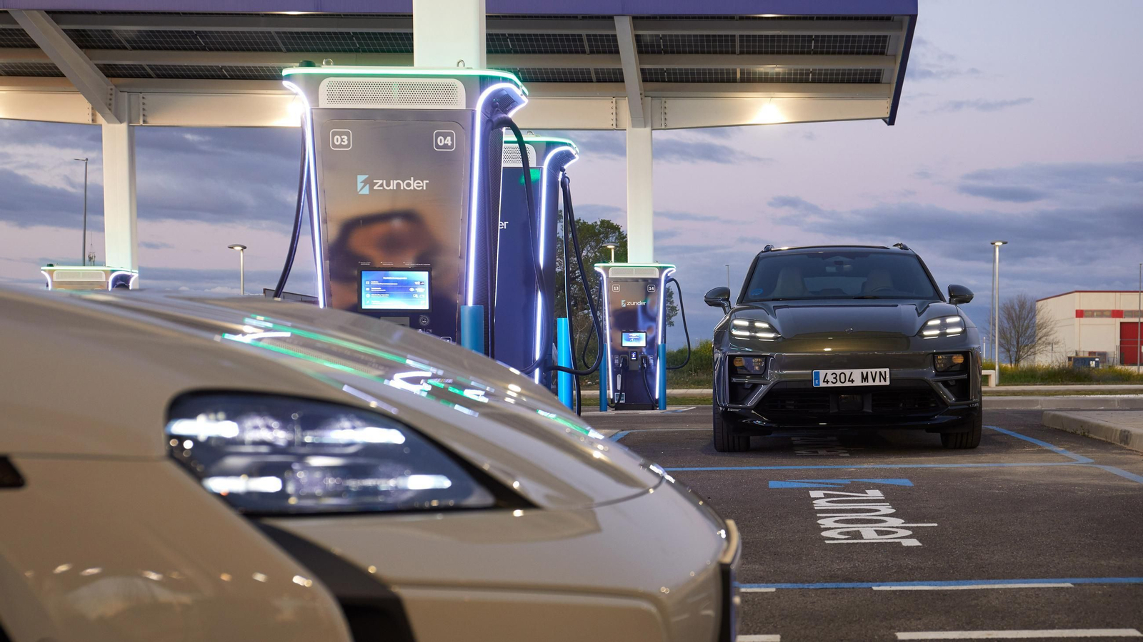Los eléctricos emiten un 73 por ciento menos que los de gasolina en toda su vida
