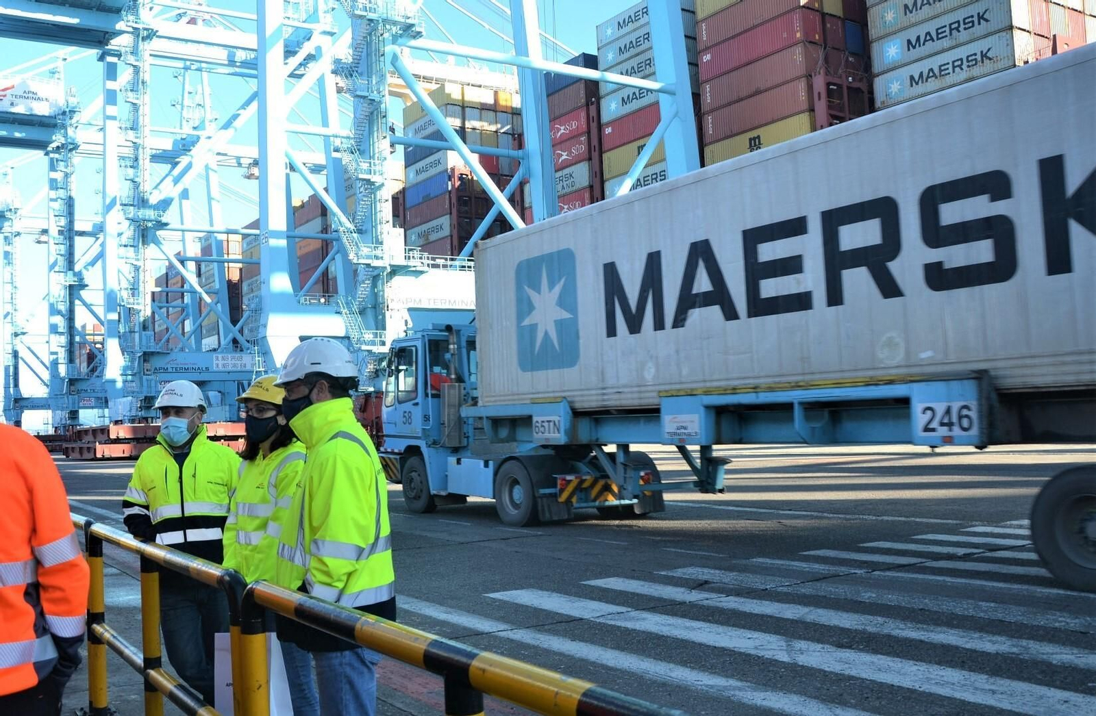 Participantes en el Go Green en APM Terminals Algeciras.