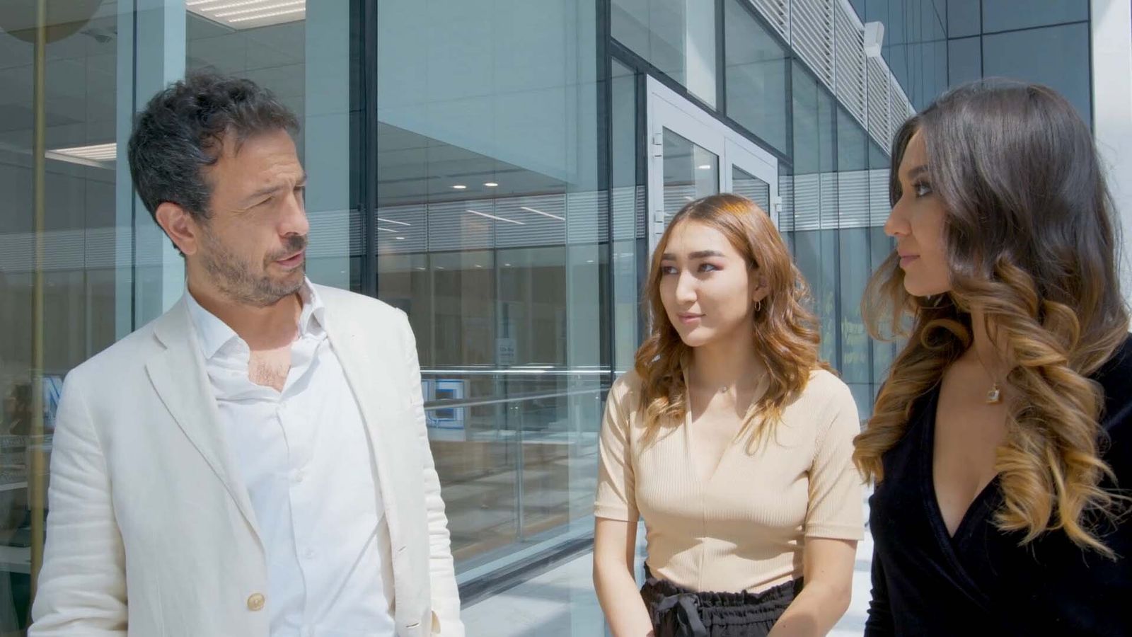 El profesor, articulista y actor ocasional Víctor J. Vázquez, en 'Ainur', el filme kazajo de García-Pelayo.